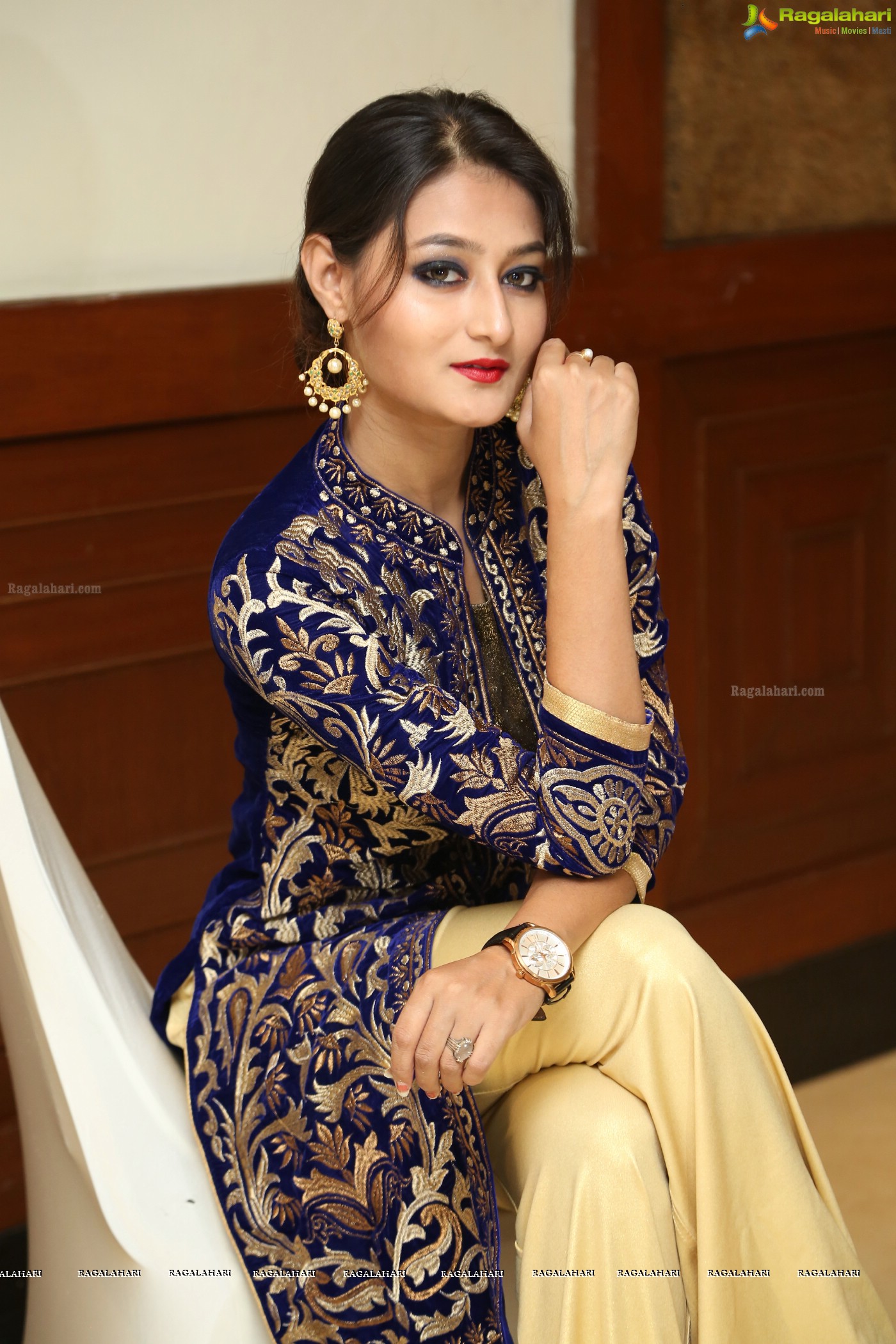 Nilofer Haidry at Sutraa Fashion Exhibition Curtain Raiser (Posters)