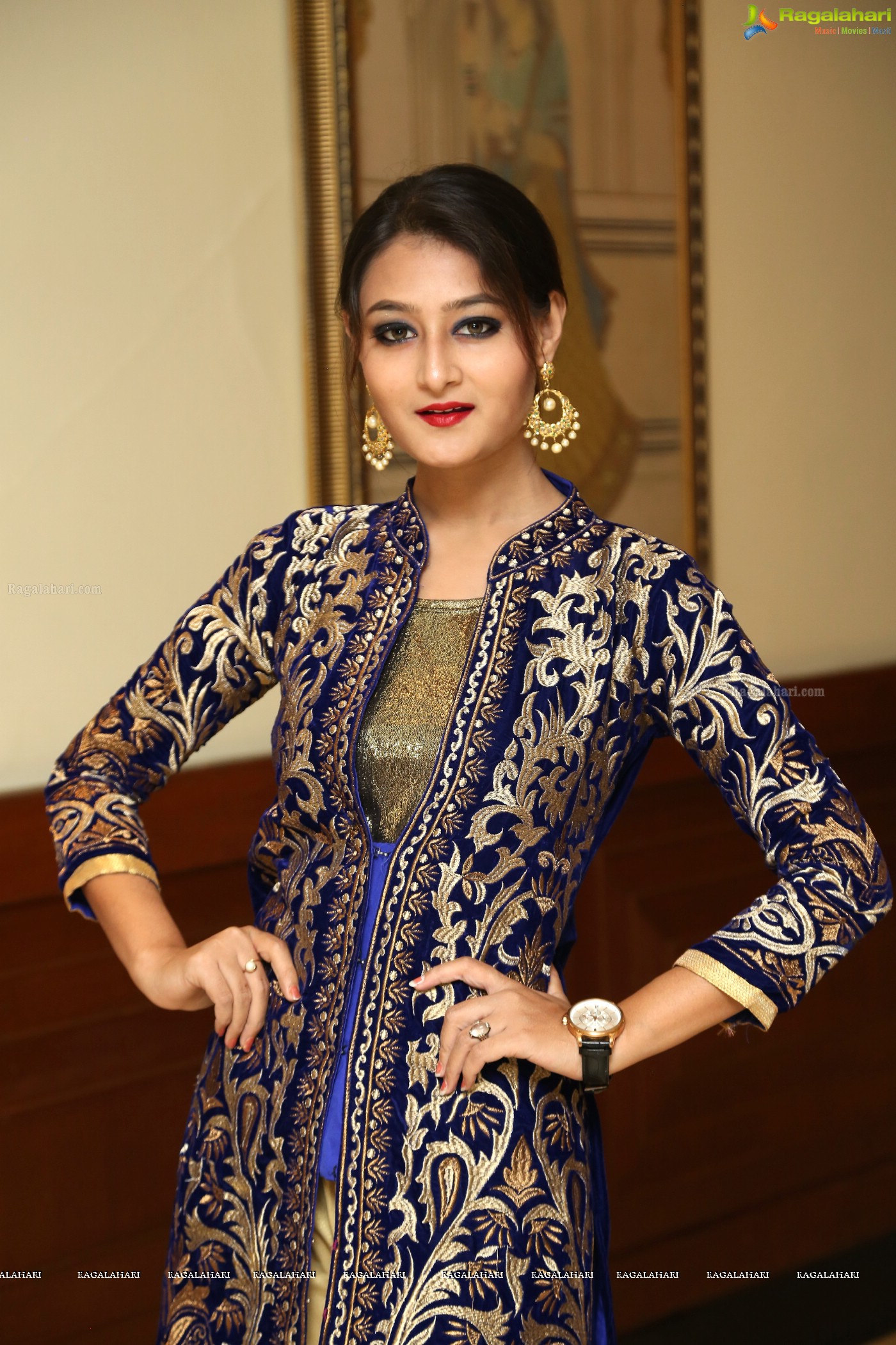 Nilofer Haidry at Sutraa Fashion Exhibition Curtain Raiser (Posters)