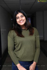 Hebah Patel Without Makeup 