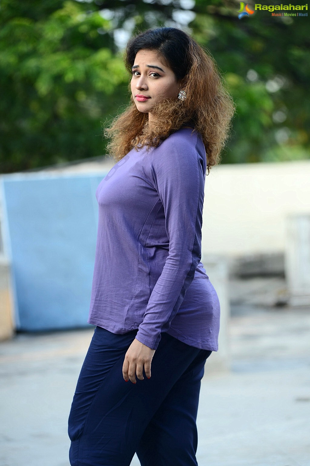 Jayathi at Lachi Song Launch