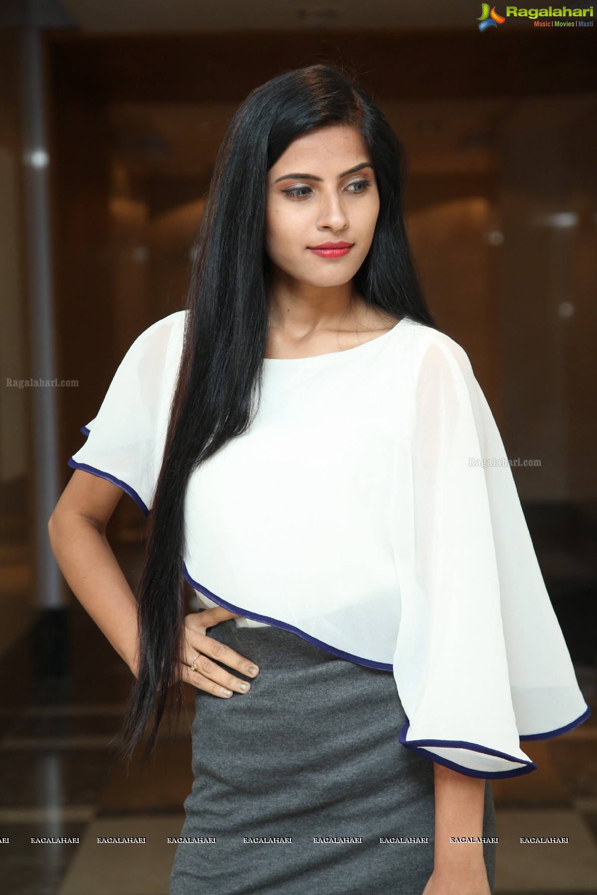 Krupa at Sutraa Luxury Fashion Exhibition Poster Launch