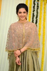 Heroine Mehrene Kaur Pirzada