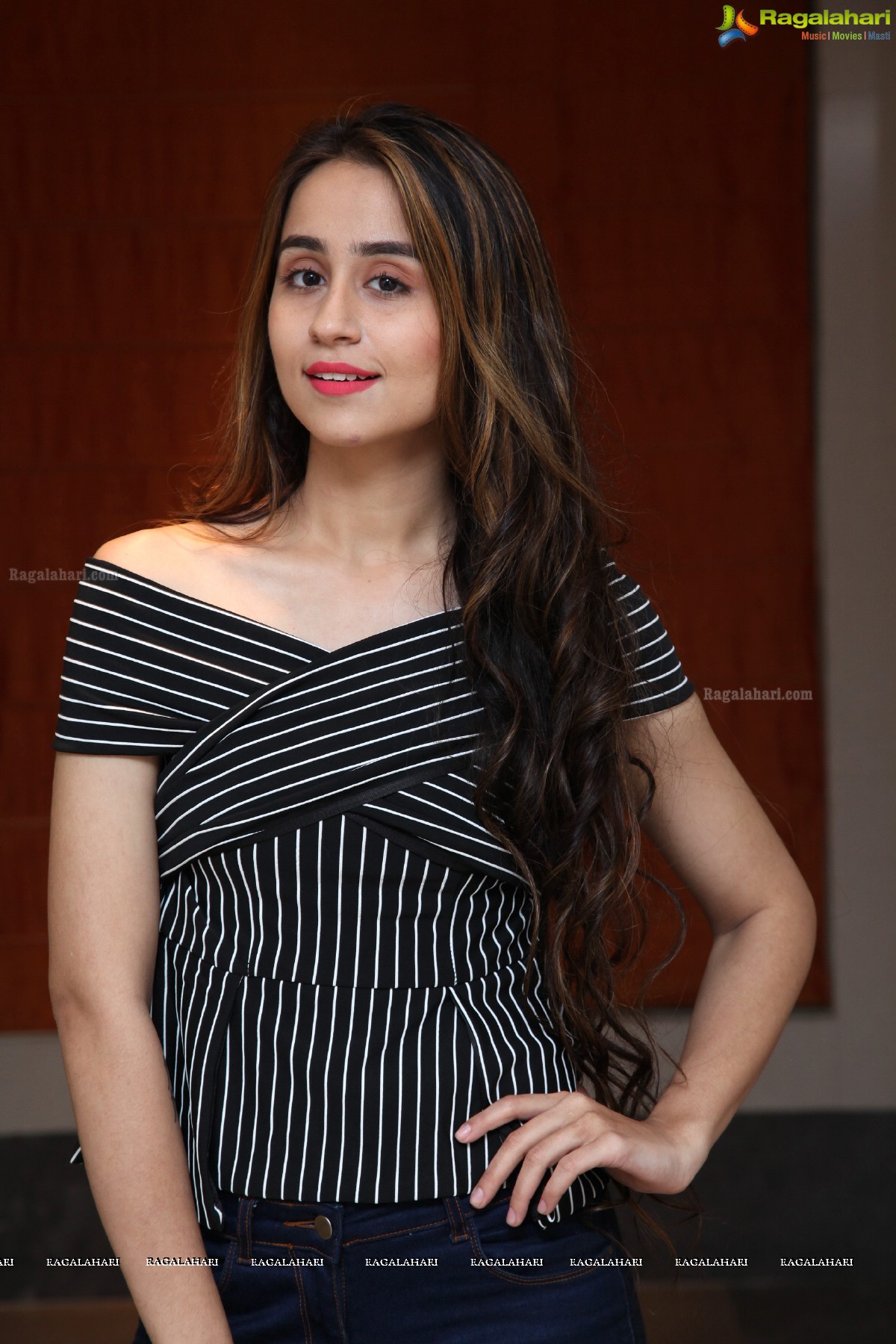 Simrath Juneja at Sutraa Luxury Fashion Exhibition Poster Launch