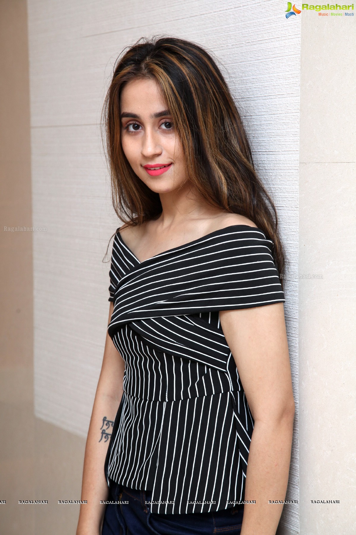 Simrath Juneja at Sutraa Luxury Fashion Exhibition Poster Launch