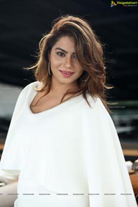 Model Tanya Desai