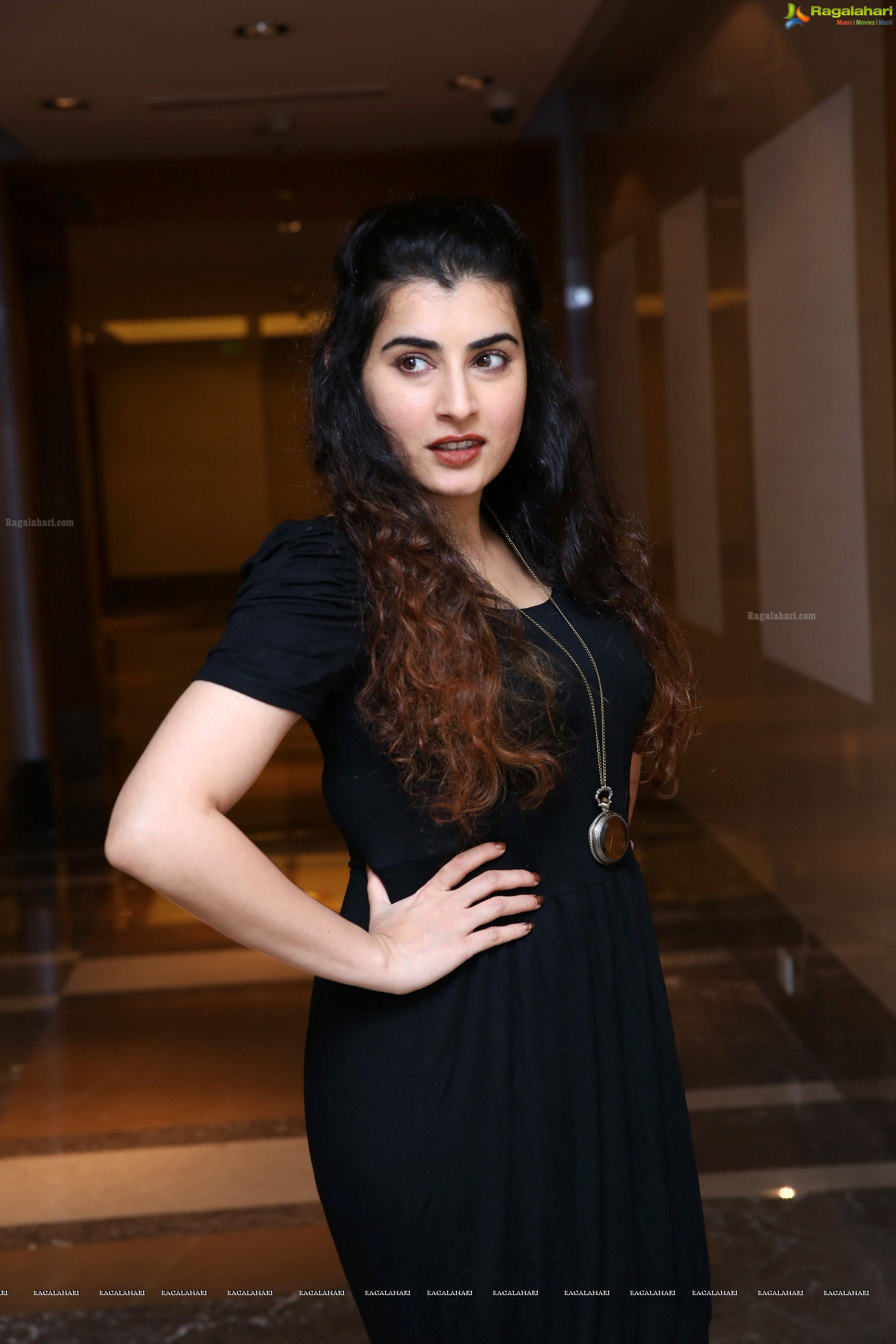 Archana Shastry @ Sutraa Wedding Exhibition Logo Launch & Fashion Show - HD Gallery