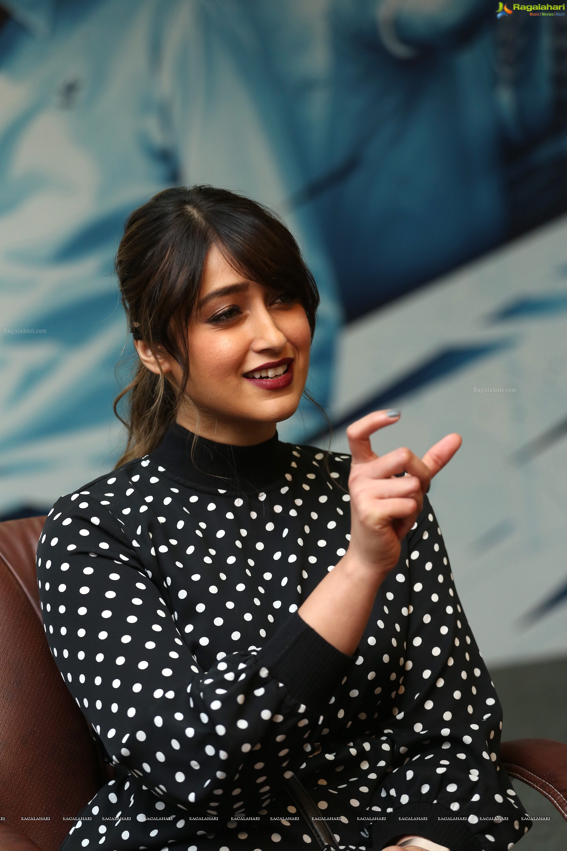 Ileana D'Cruz (High Definition) @ Amar Akbar Anthony Interview