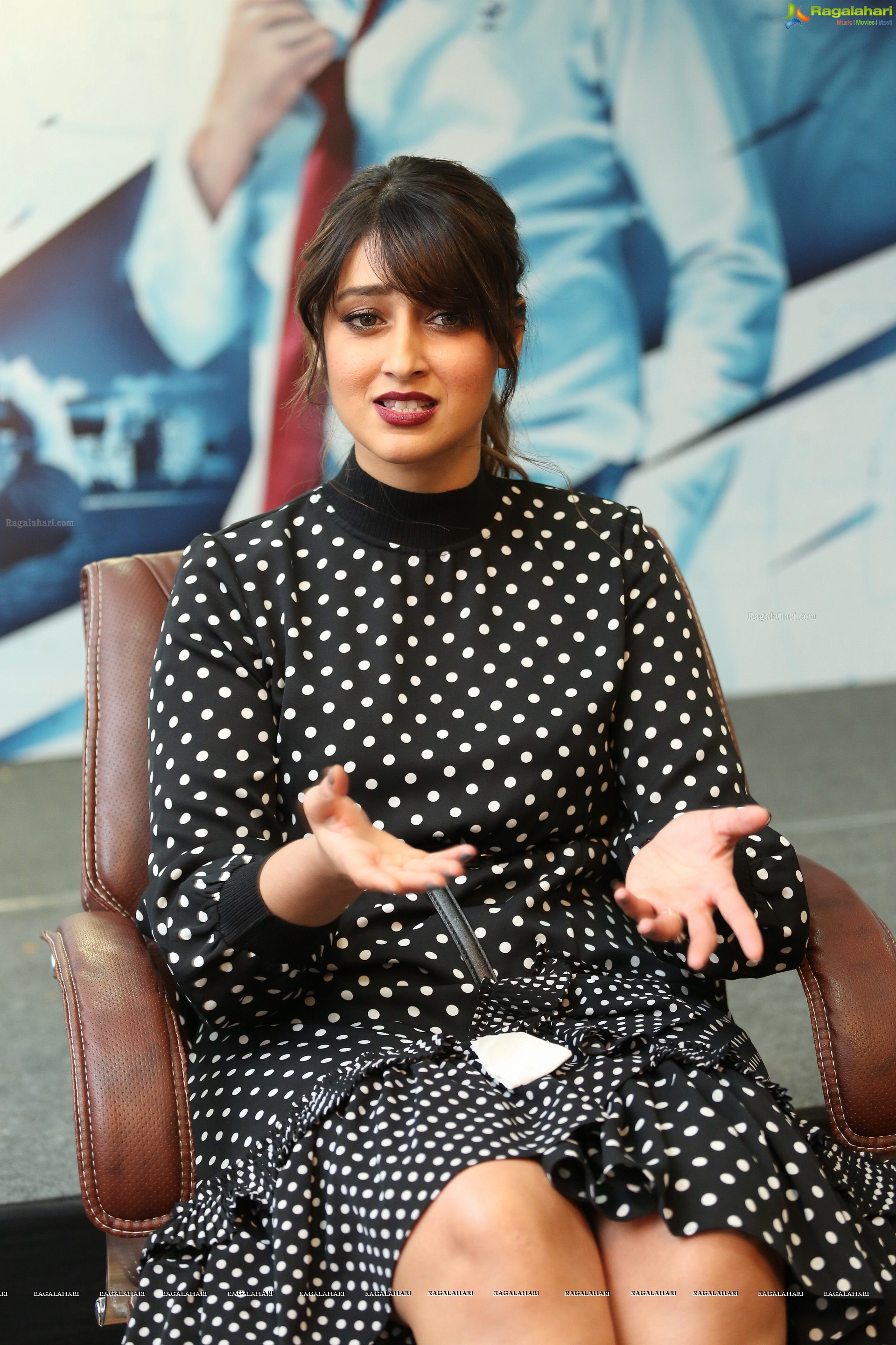 Ileana D'Cruz (High Definition) @ Amar Akbar Anthony Interview