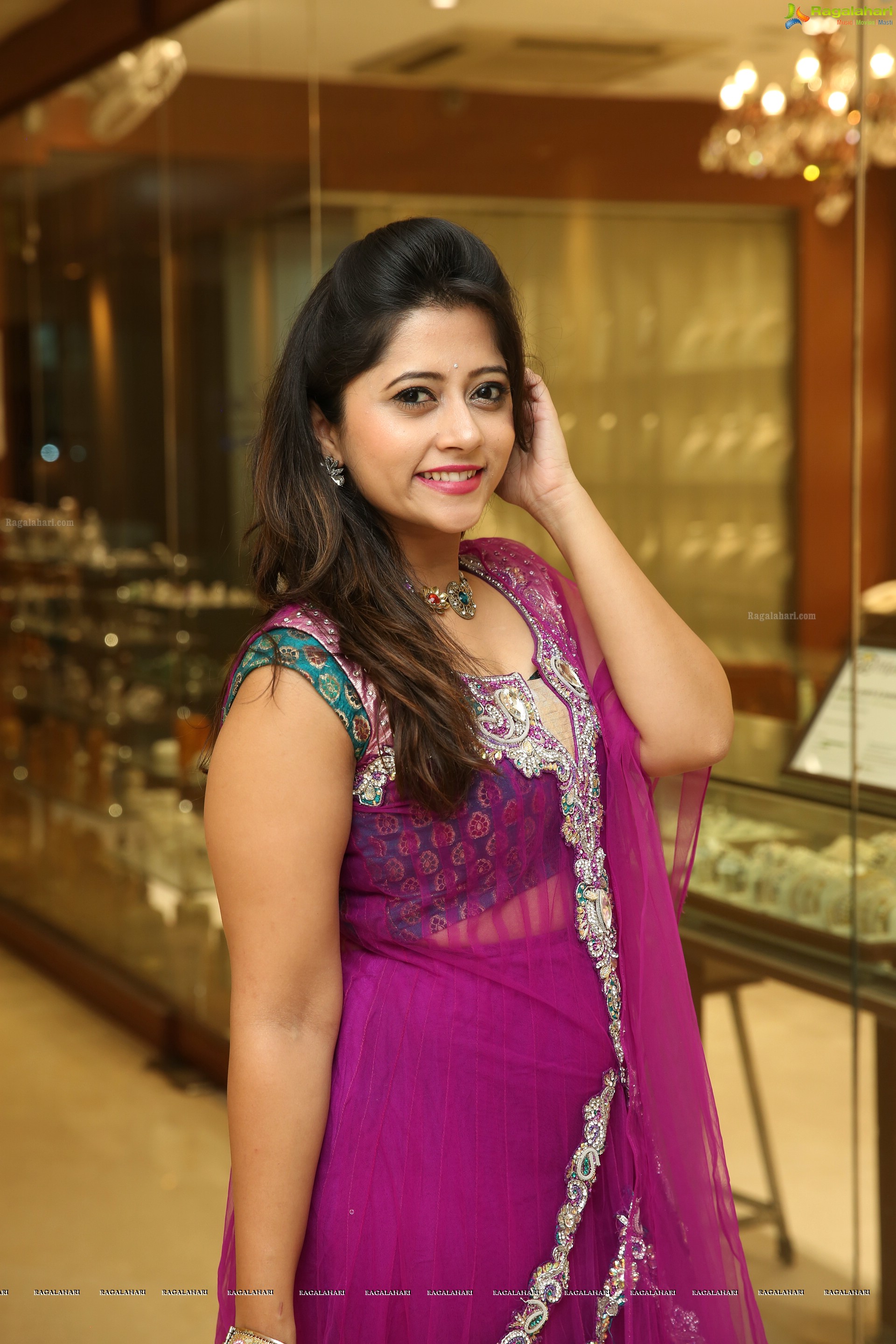 Lahari @ Trendz Expo at Taj Krishna - HD Gallery