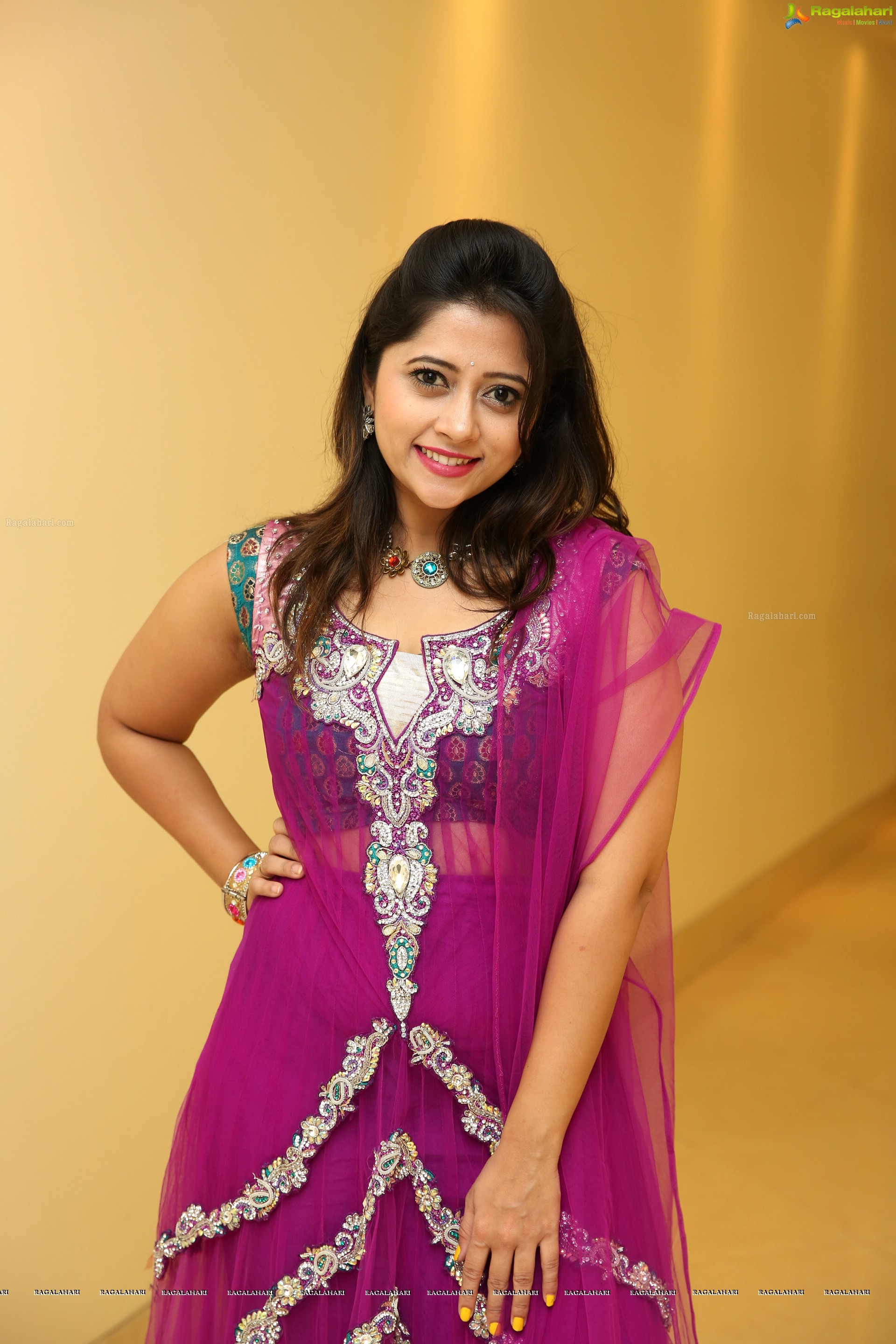 Lahari @ Trendz Expo at Taj Krishna - HD Gallery