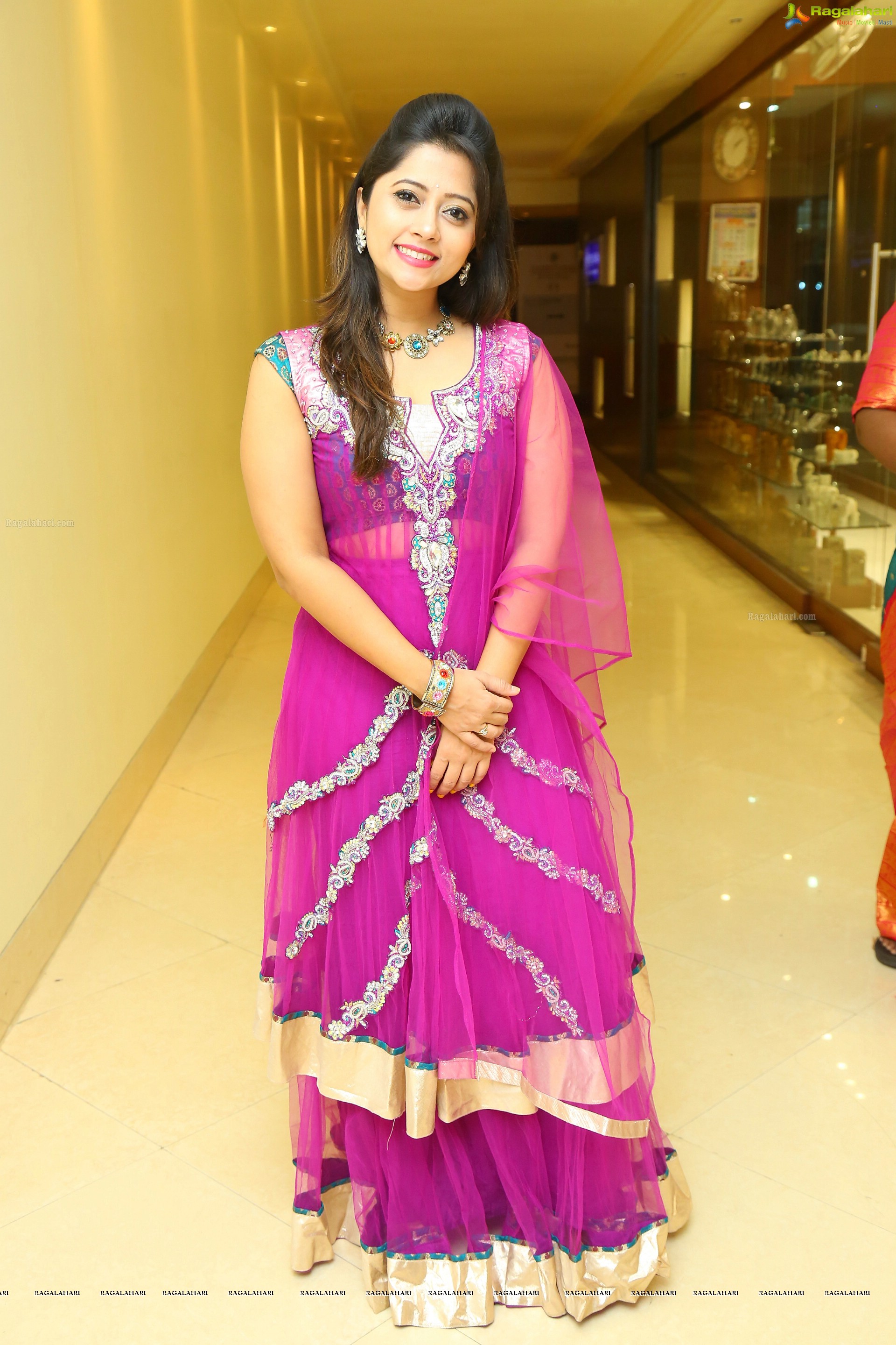 Lahari @ Trendz Expo at Taj Krishna - HD Gallery