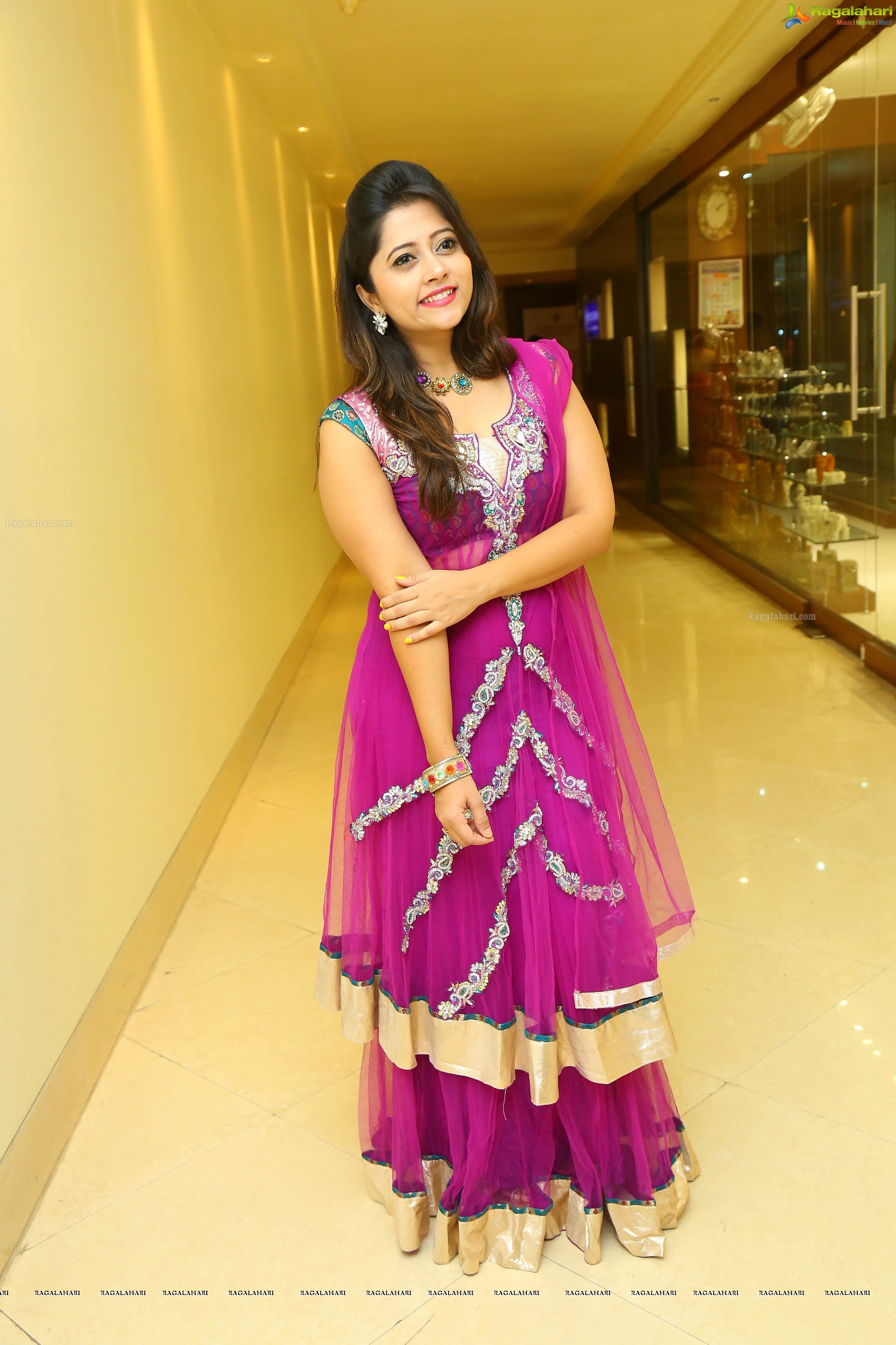 Lahari @ Trendz Expo at Taj Krishna - HD Gallery