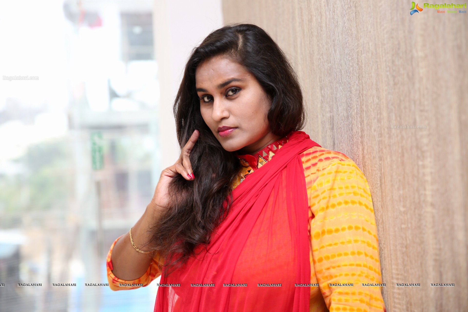 Mahathi @ Emirate Salon New Branch Opening - HD Gallery