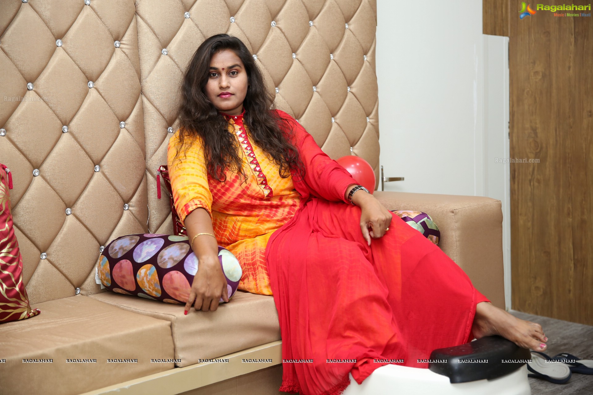 Mahathi @ Emirate Salon New Branch Opening - HD Gallery