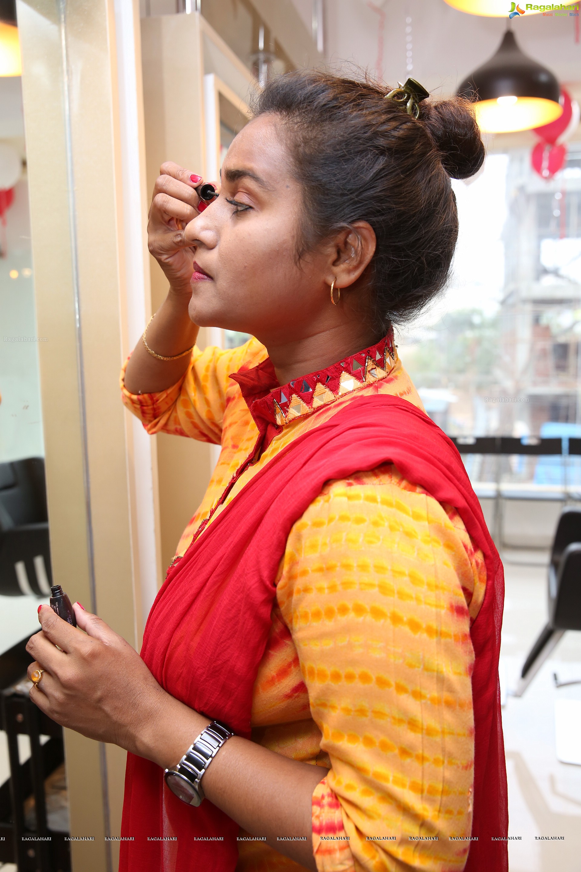 Mahathi @ Emirate Salon New Branch Opening - HD Gallery