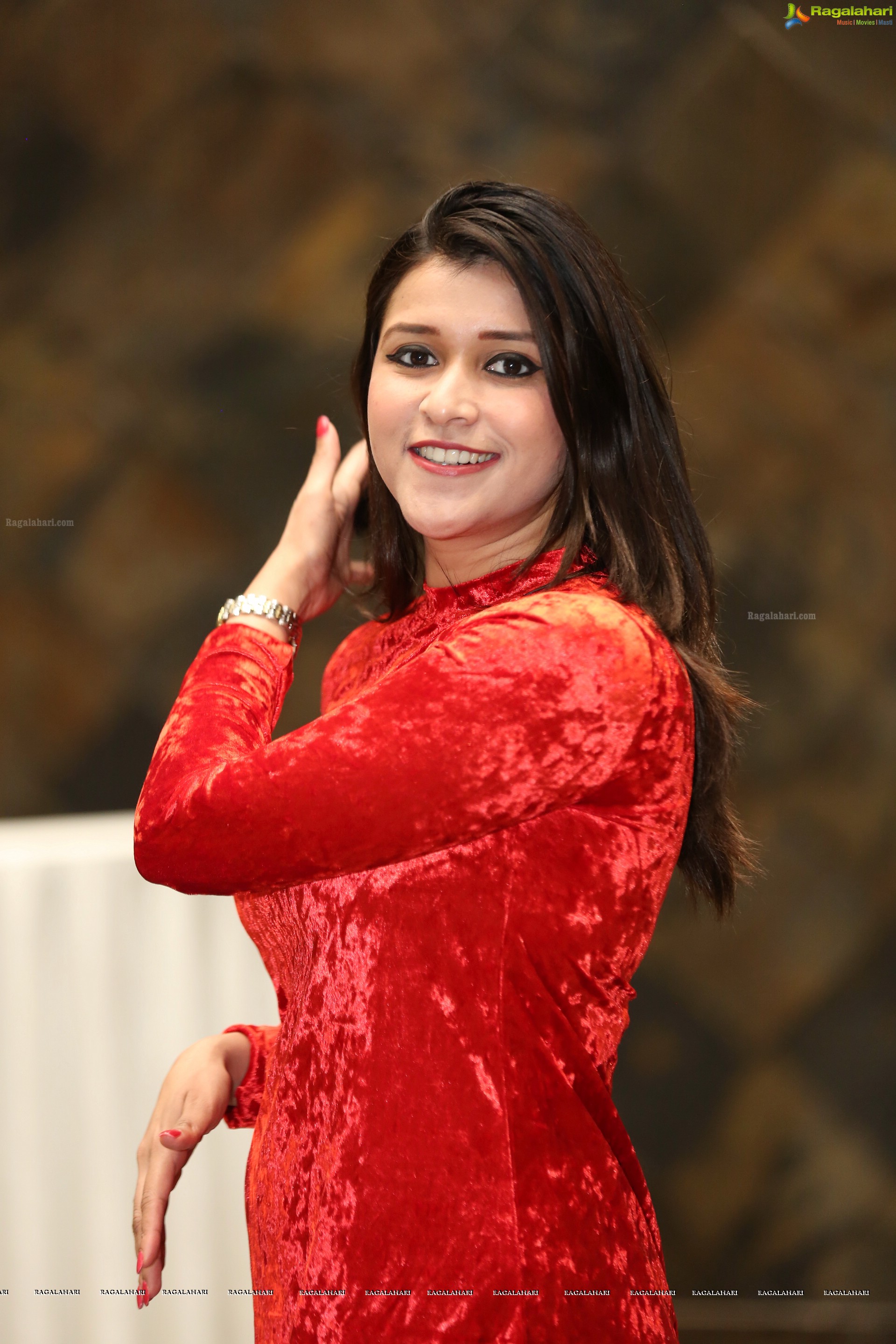 Mannara Chopra @ TAA Virtuoso Awards 2018 - HD Gallery