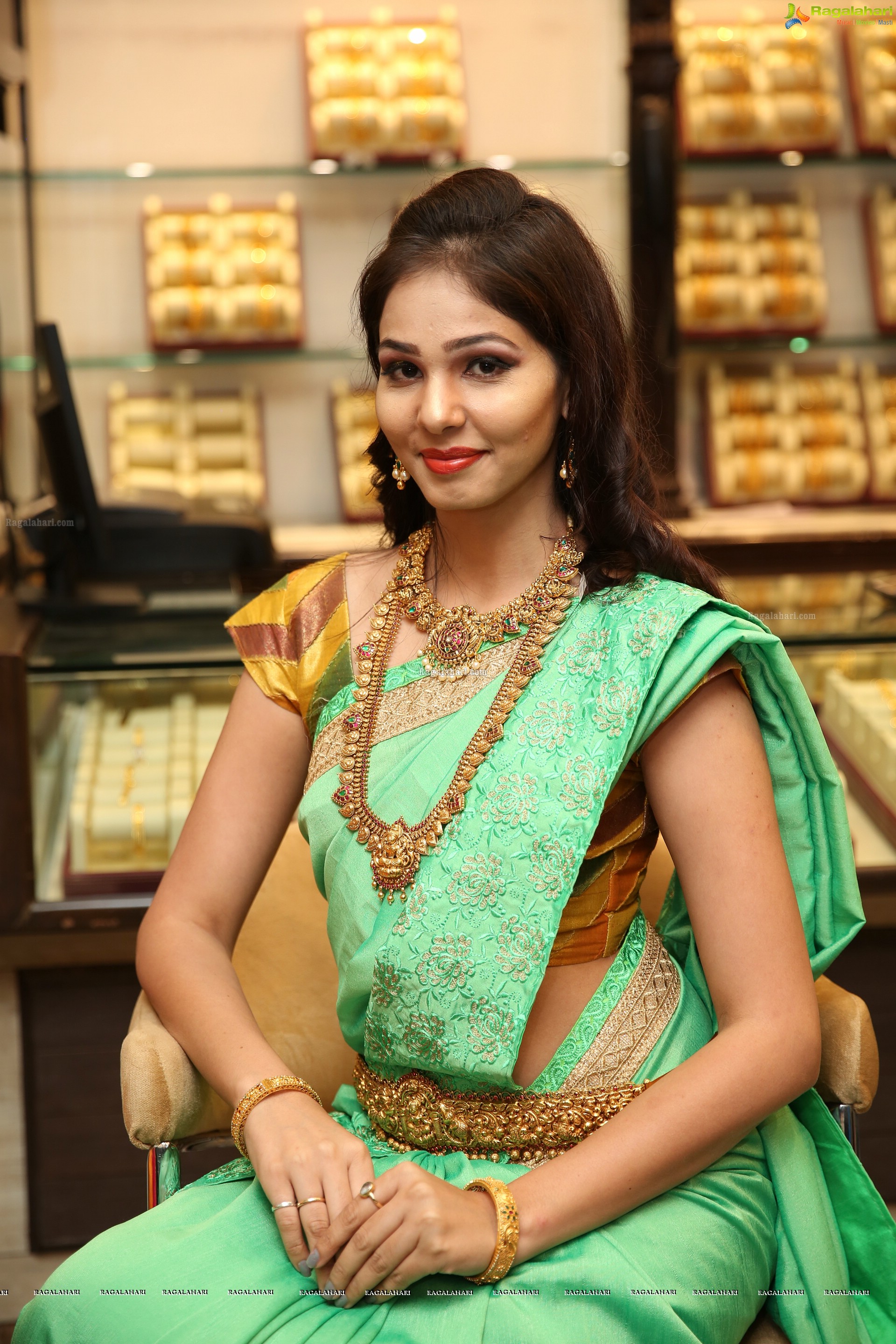 Nikita Dadhich @ Manepally Jewellers Dhantera's Festive Collection Launch - HD Gallery