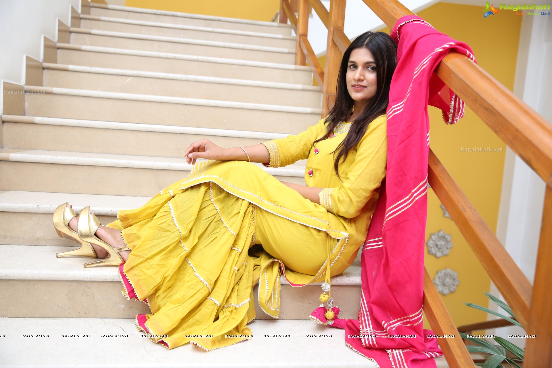 Ritu Biradar @ Sutraa Wedding Exhibition Logo Launch & Fashion Show - HD Gallery