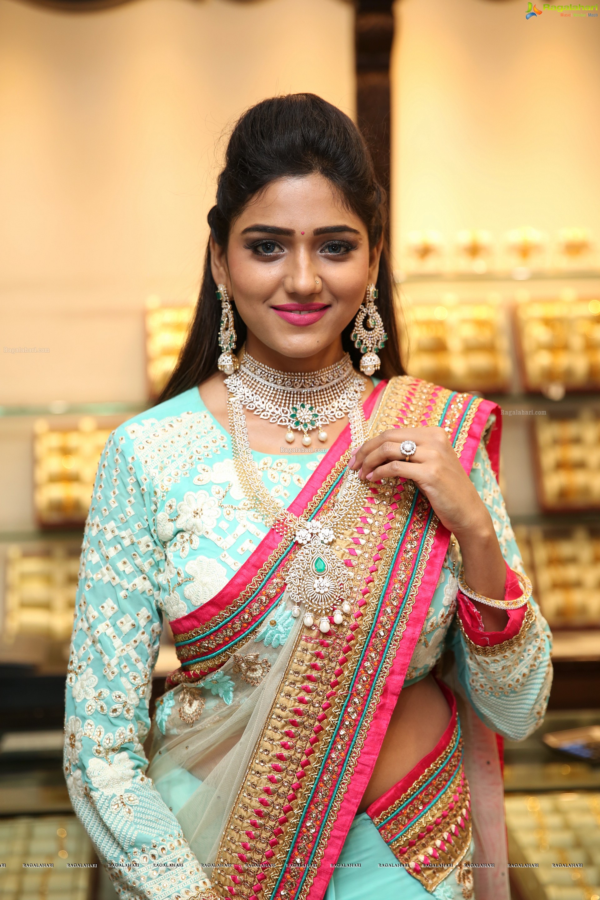 Shalu Chourasiya @ Manepally Jewellers Dhantera's Festive Collection Launch - HD Gallery