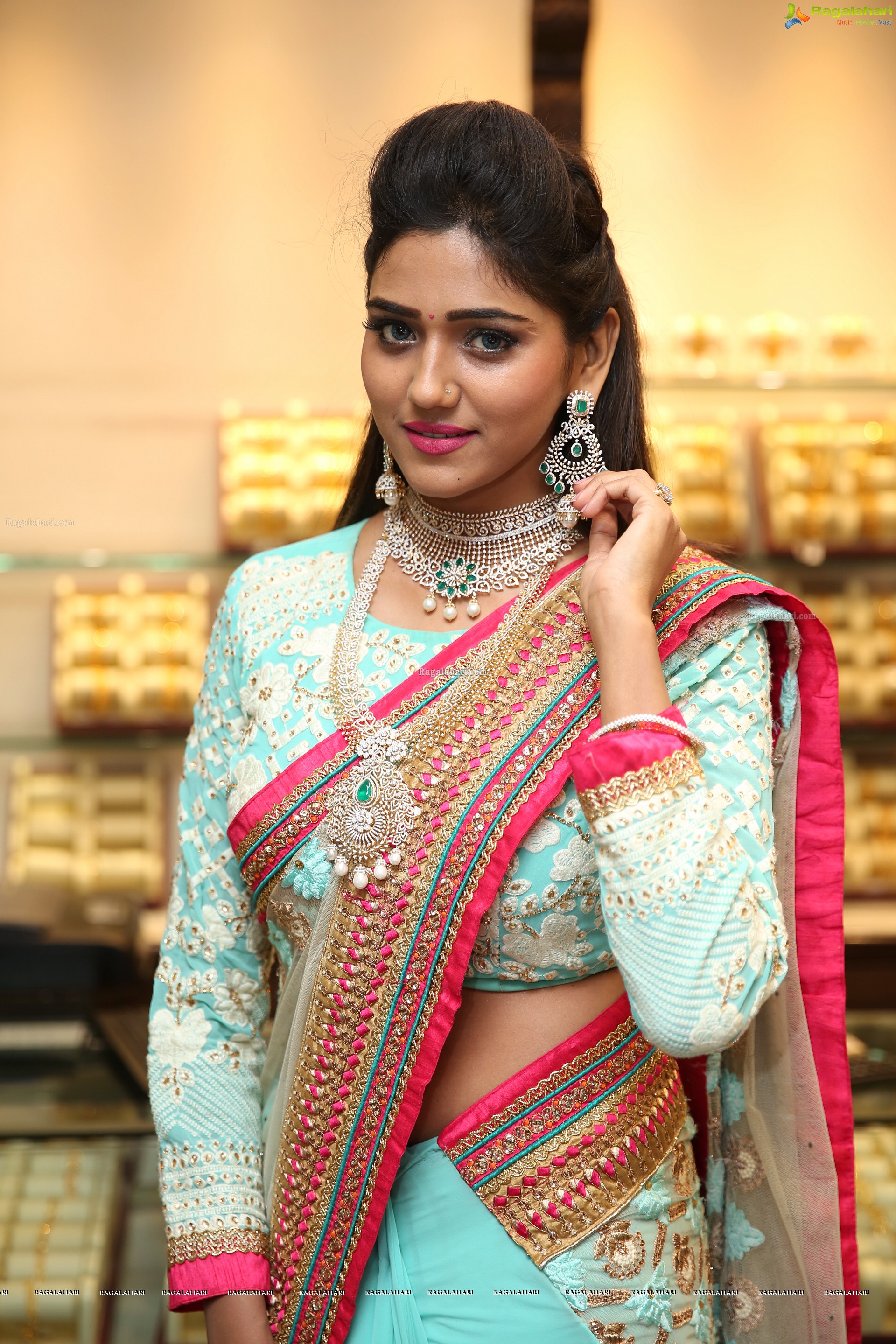 Shalu Chourasiya @ Manepally Jewellers Dhantera's Festive Collection Launch - HD Gallery