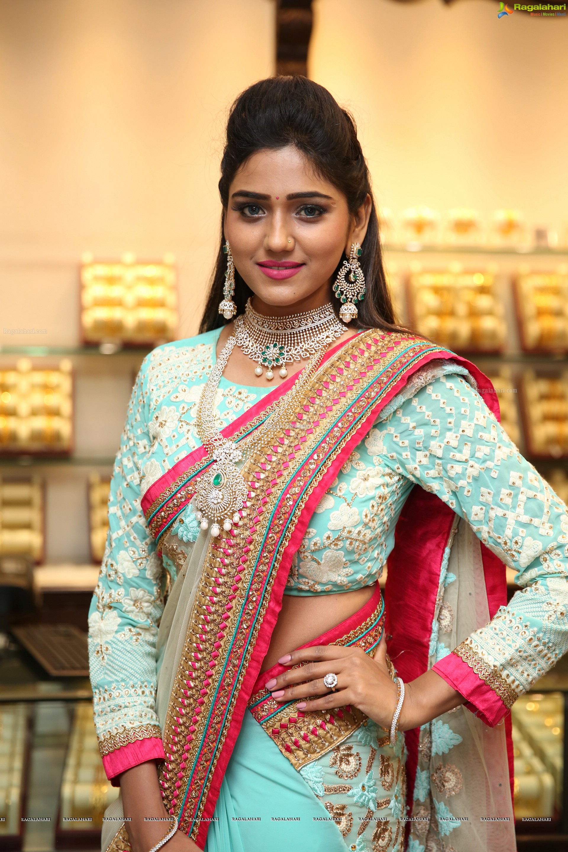 Shalu Chourasiya @ Manepally Jewellers Dhantera's Festive Collection Launch - HD Gallery