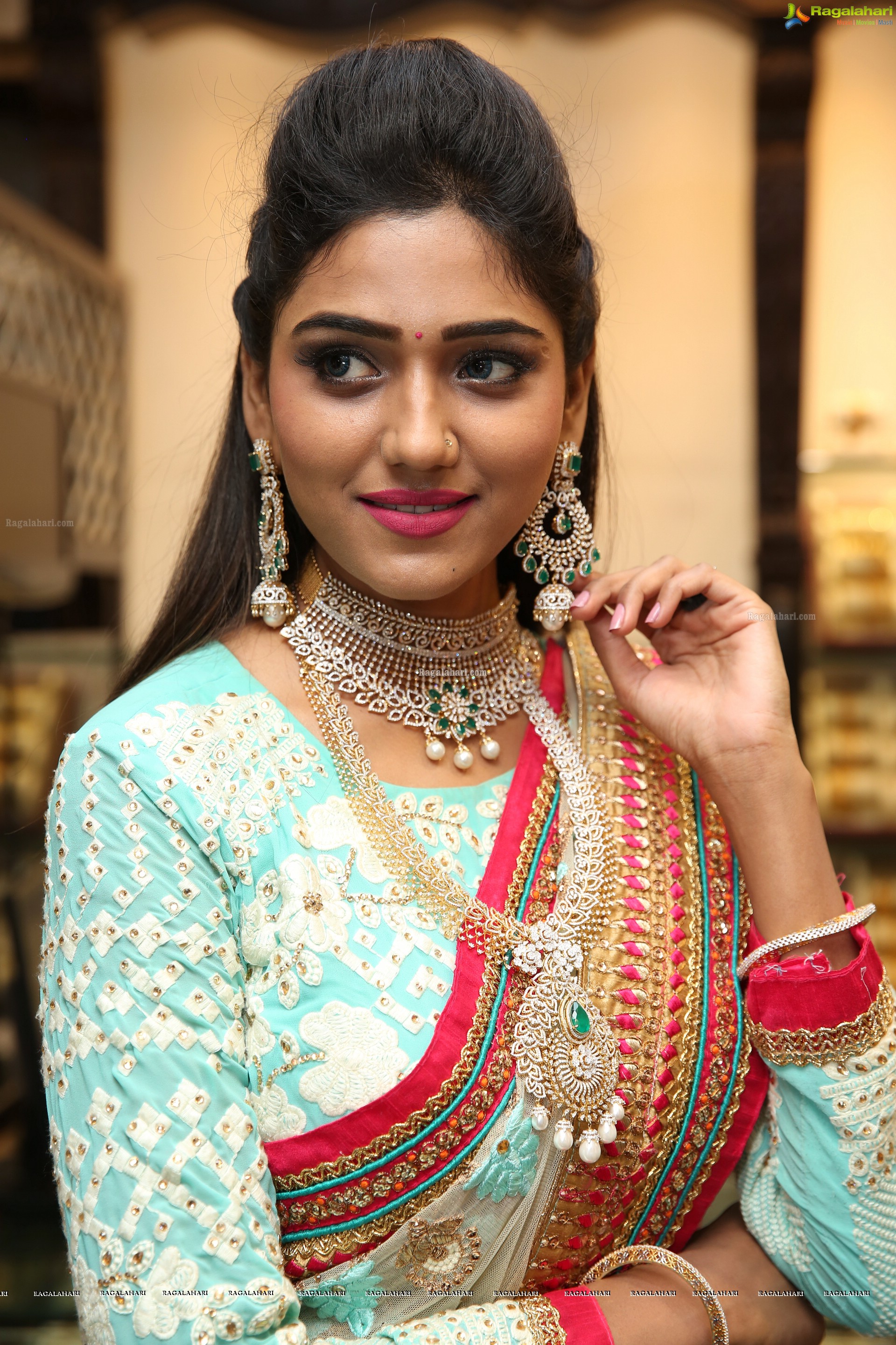 Shalu Chourasiya @ Manepally Jewellers Dhantera's Festive Collection Launch - HD Gallery