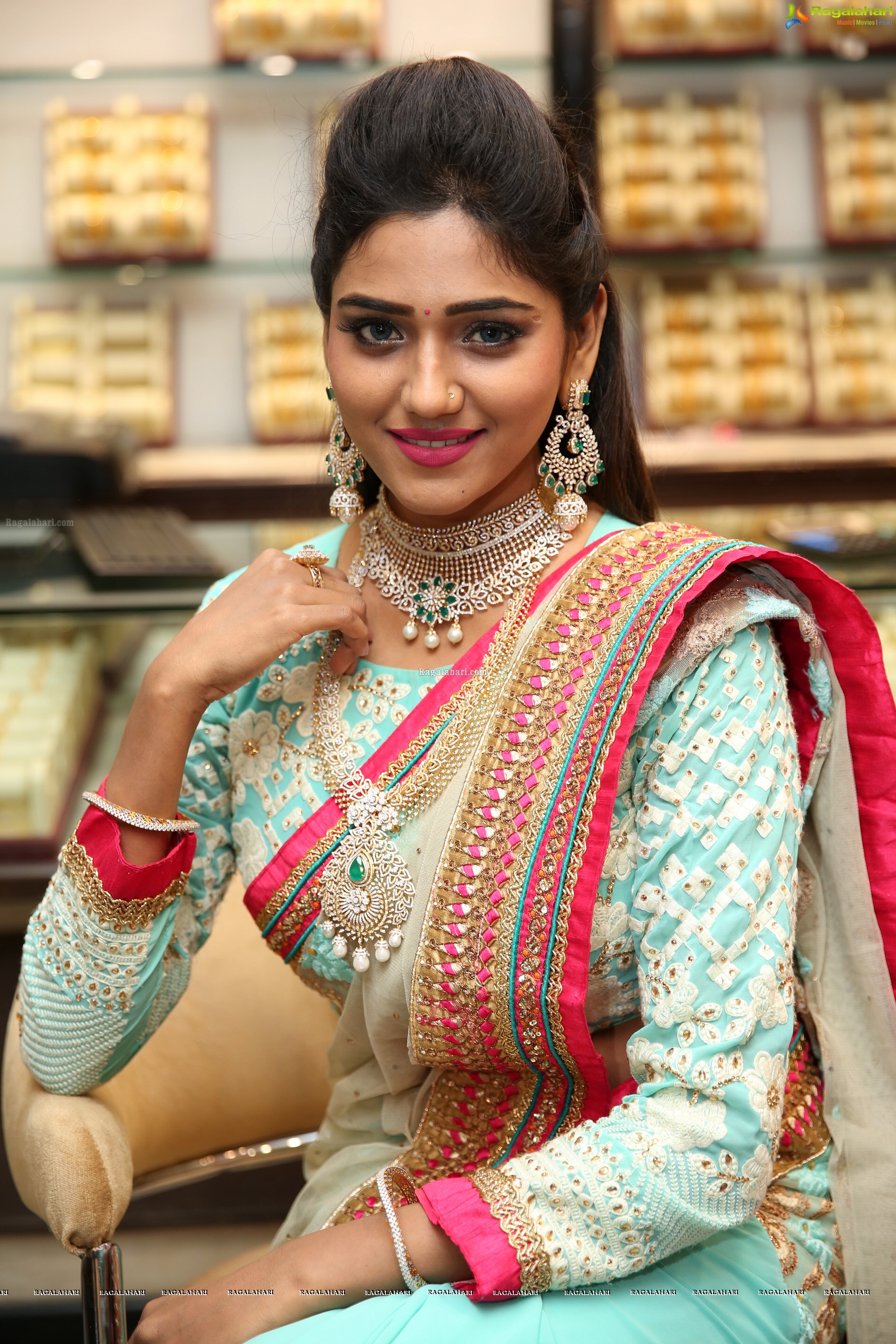 Shalu Chourasiya @ Manepally Jewellers Dhantera's Festive Collection Launch - HD Gallery