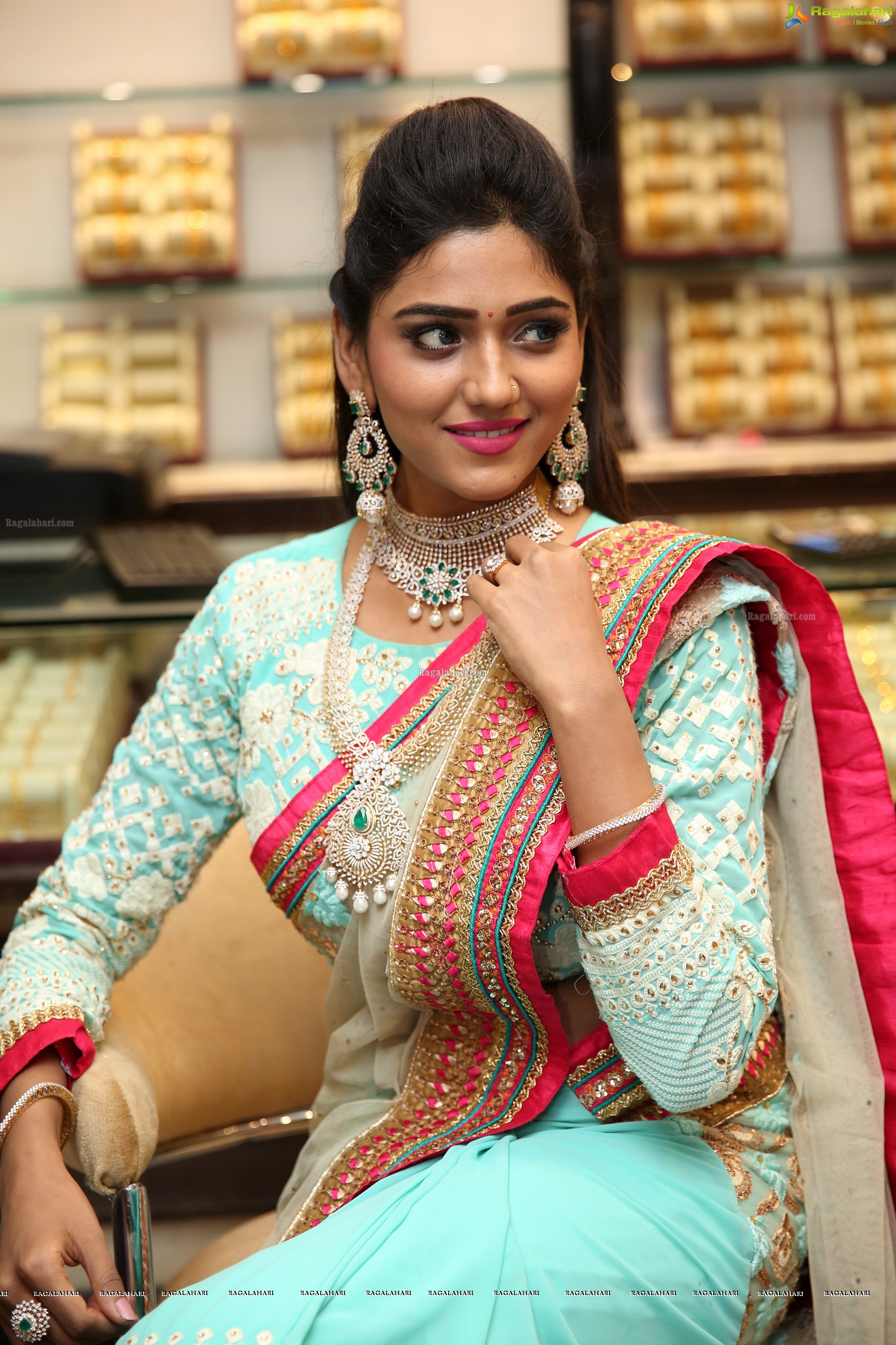 Shalu Chourasiya @ Manepally Jewellers Dhantera's Festive Collection Launch - HD Gallery