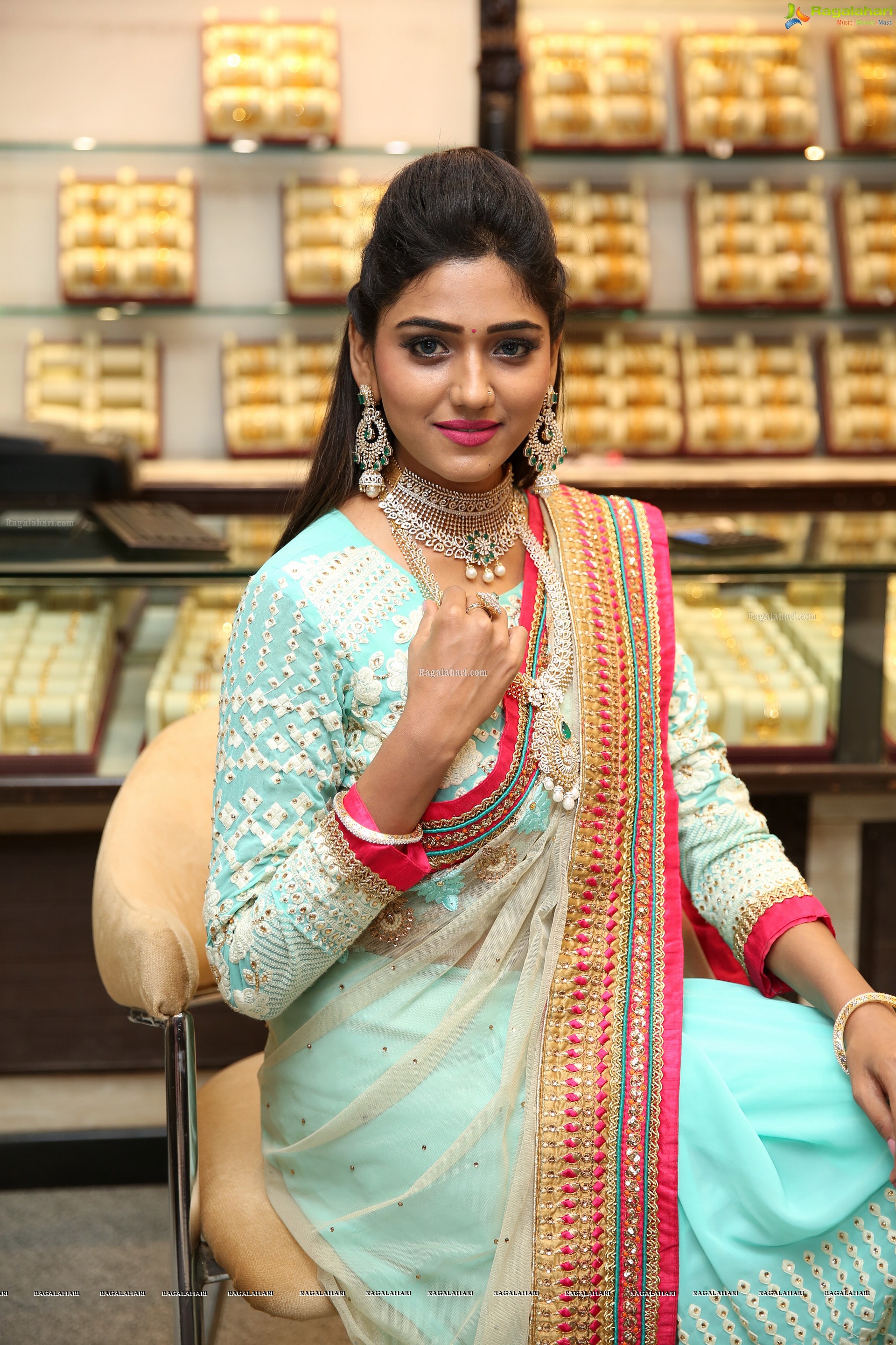 Shalu Chourasiya @ Manepally Jewellers Dhantera's Festive Collection Launch - HD Gallery