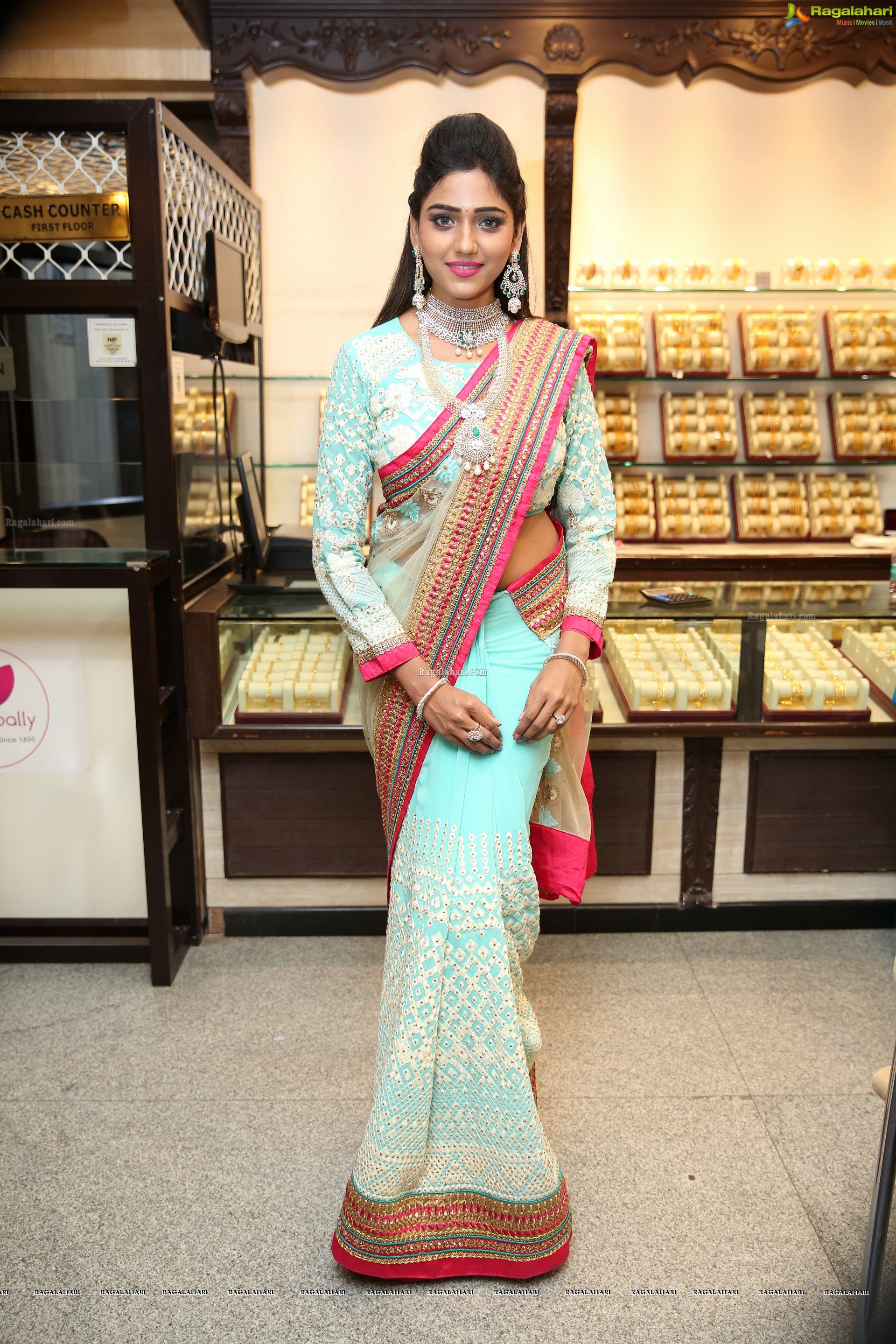 Shalu Chourasiya @ Manepally Jewellers Dhantera's Festive Collection Launch - HD Gallery