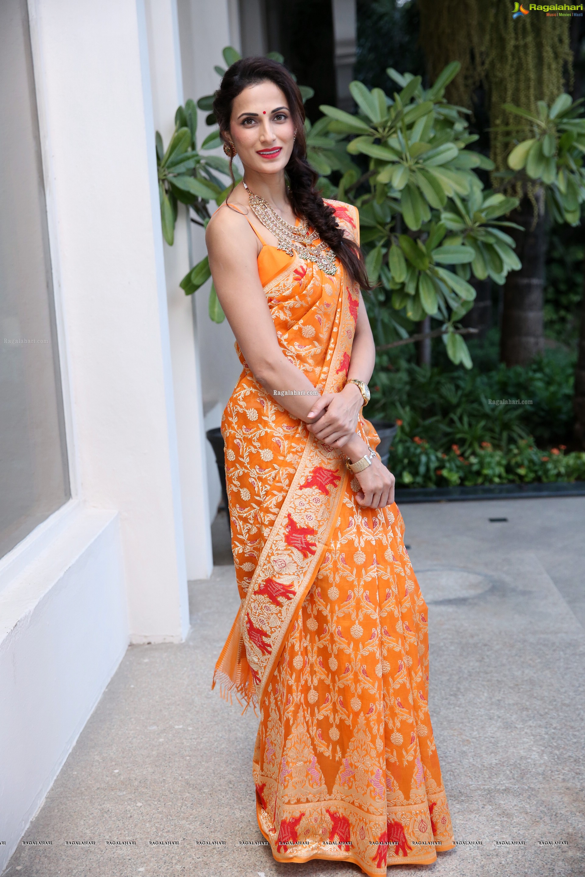 Shilpa Reddy @ Gold, The Art of Zari Exhibition - HD Gallery