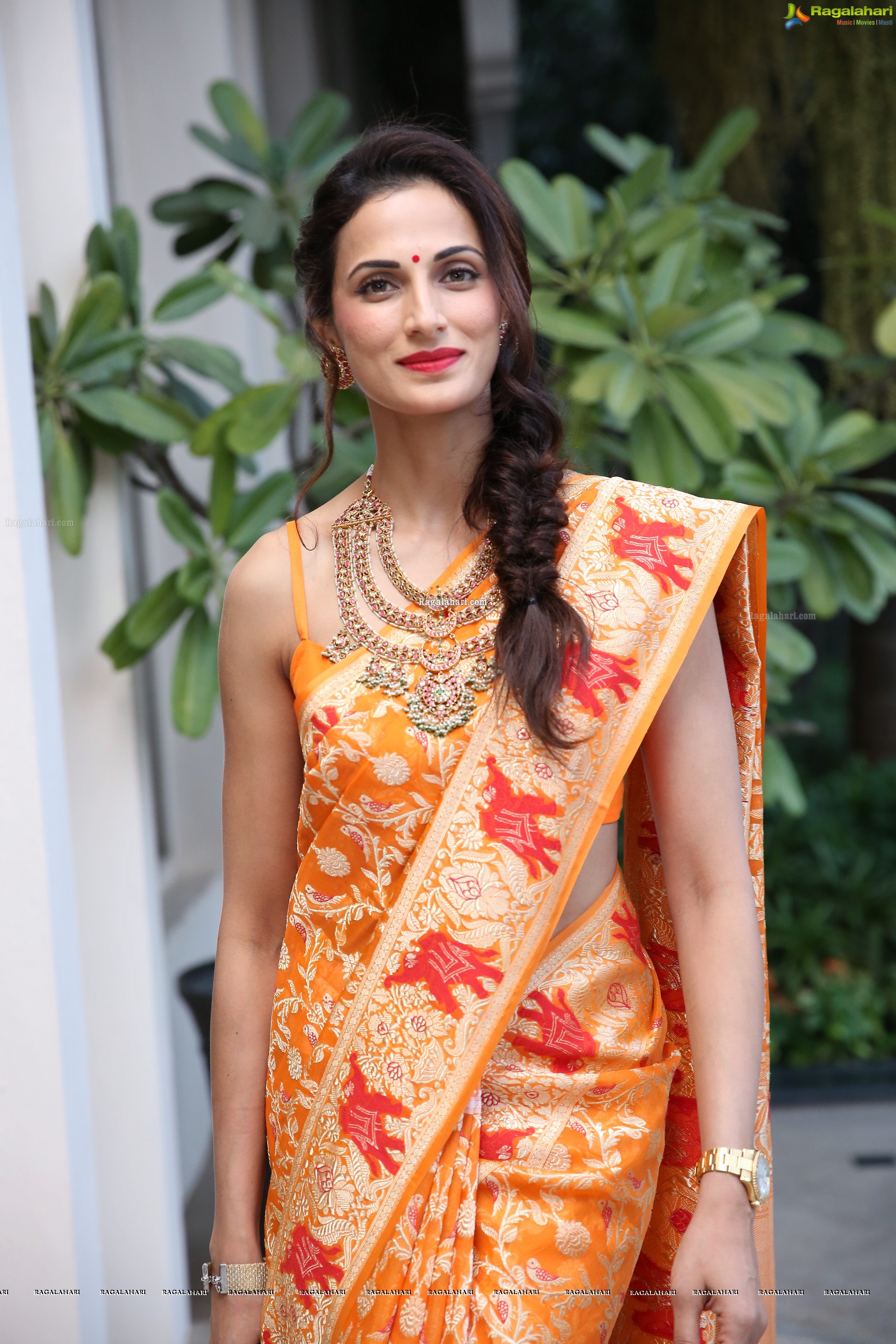 Shilpa Reddy @ Gold, The Art of Zari Exhibition - HD Gallery