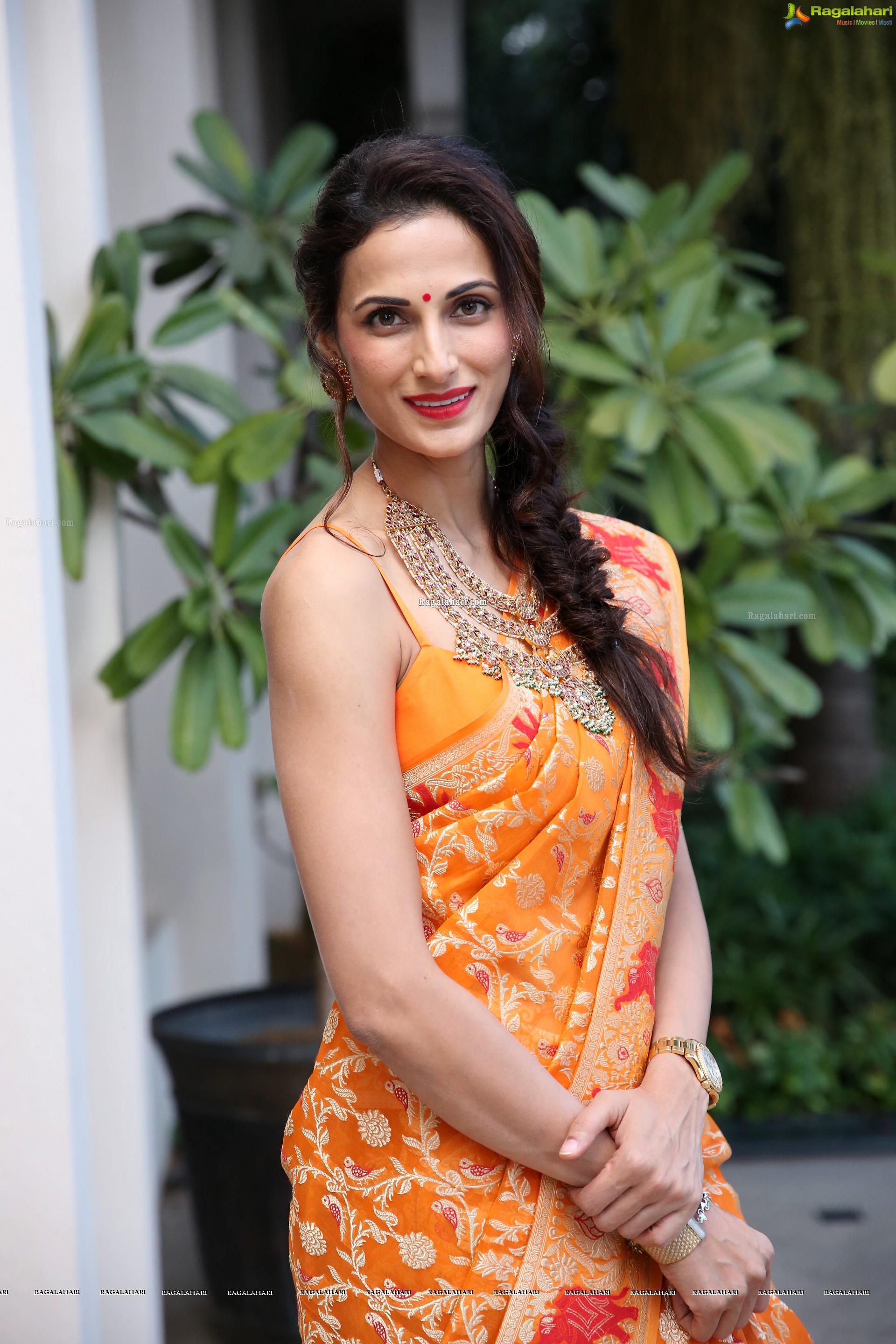 Shilpa Reddy @ Gold, The Art of Zari Exhibition - HD Gallery