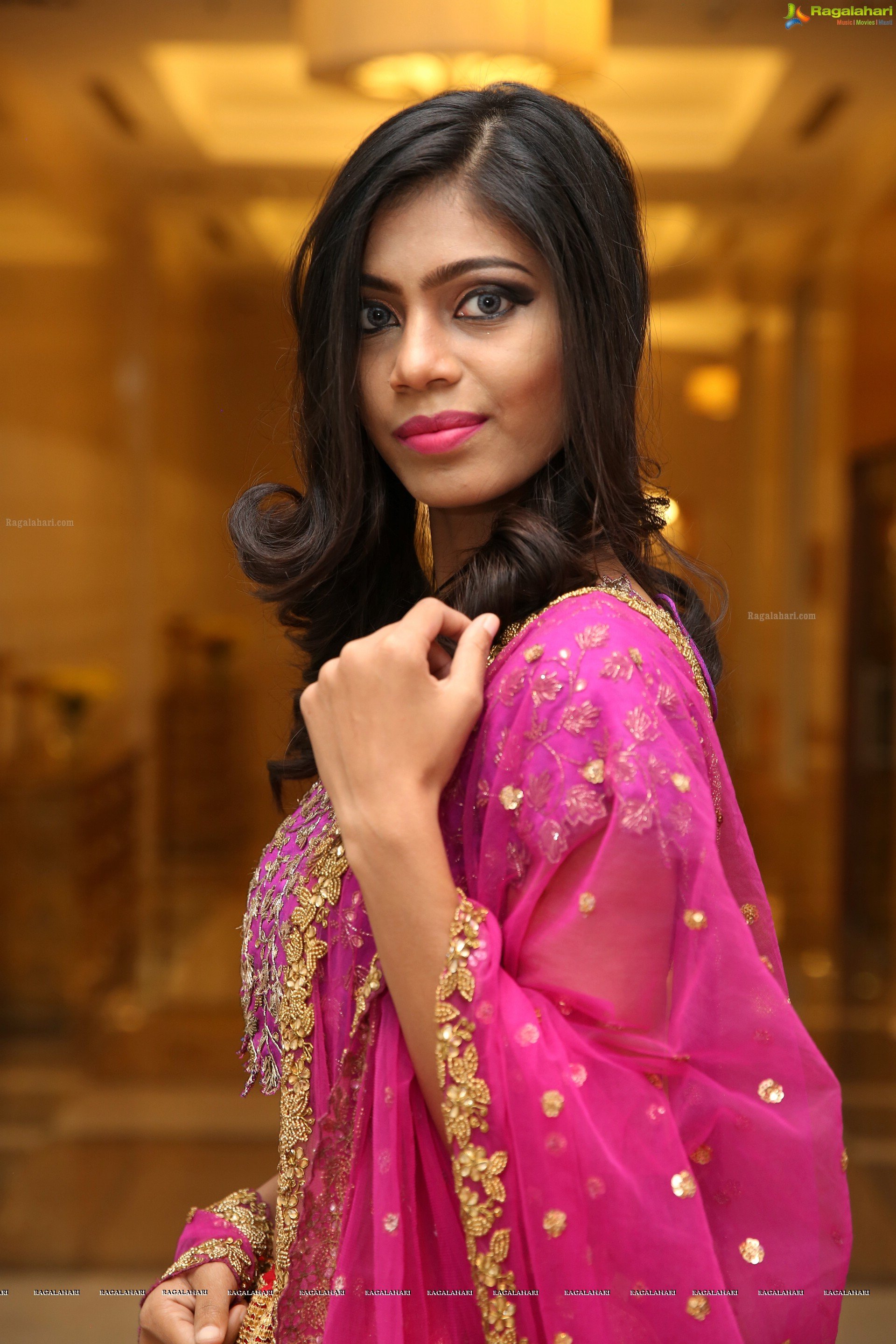 Swathi @ Style Bazaar Fashion Show & Curtain Raiser - HD Gallery