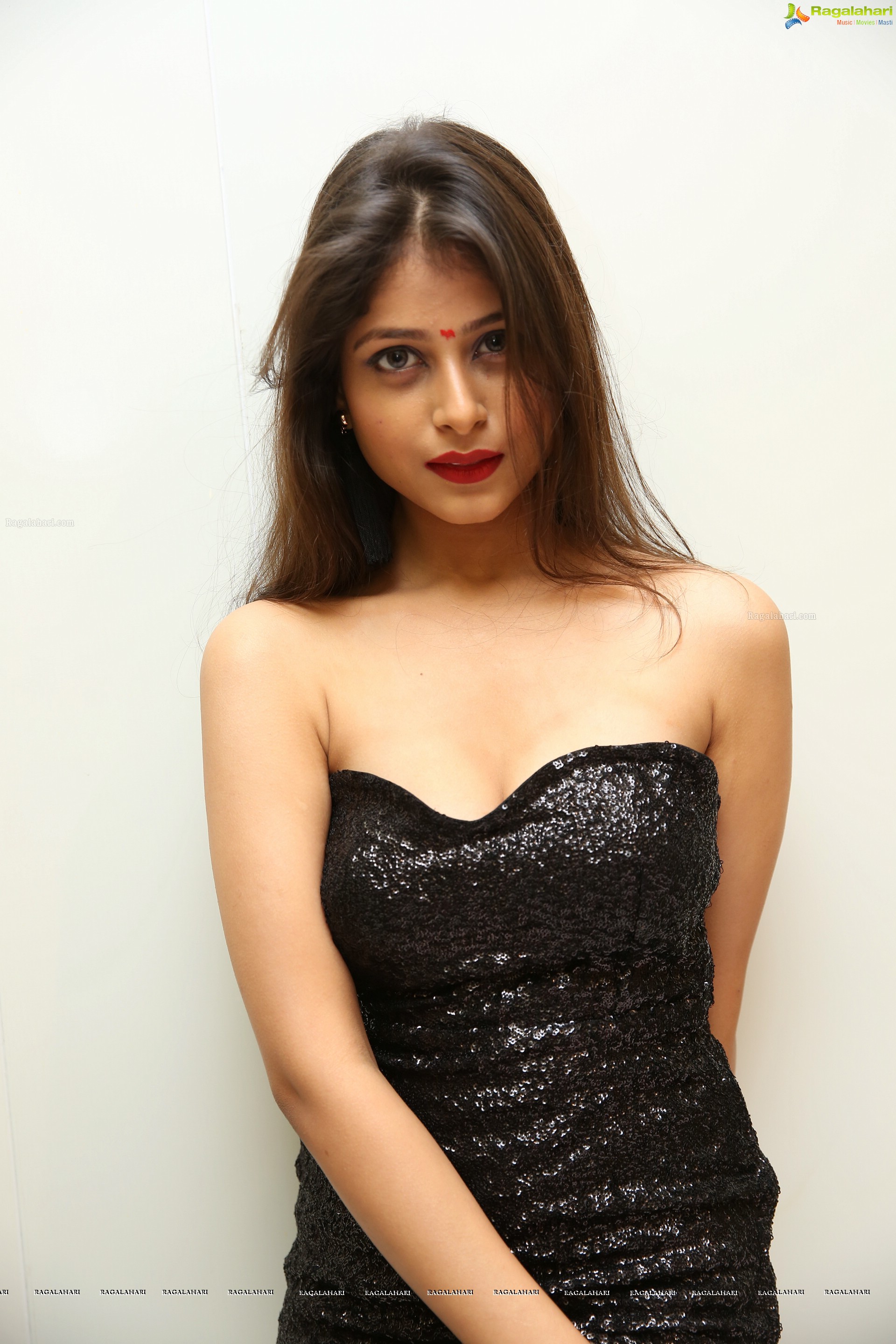 Twinkle Agarwal @ Emirate Salon New Branch Opening - HD Gallery