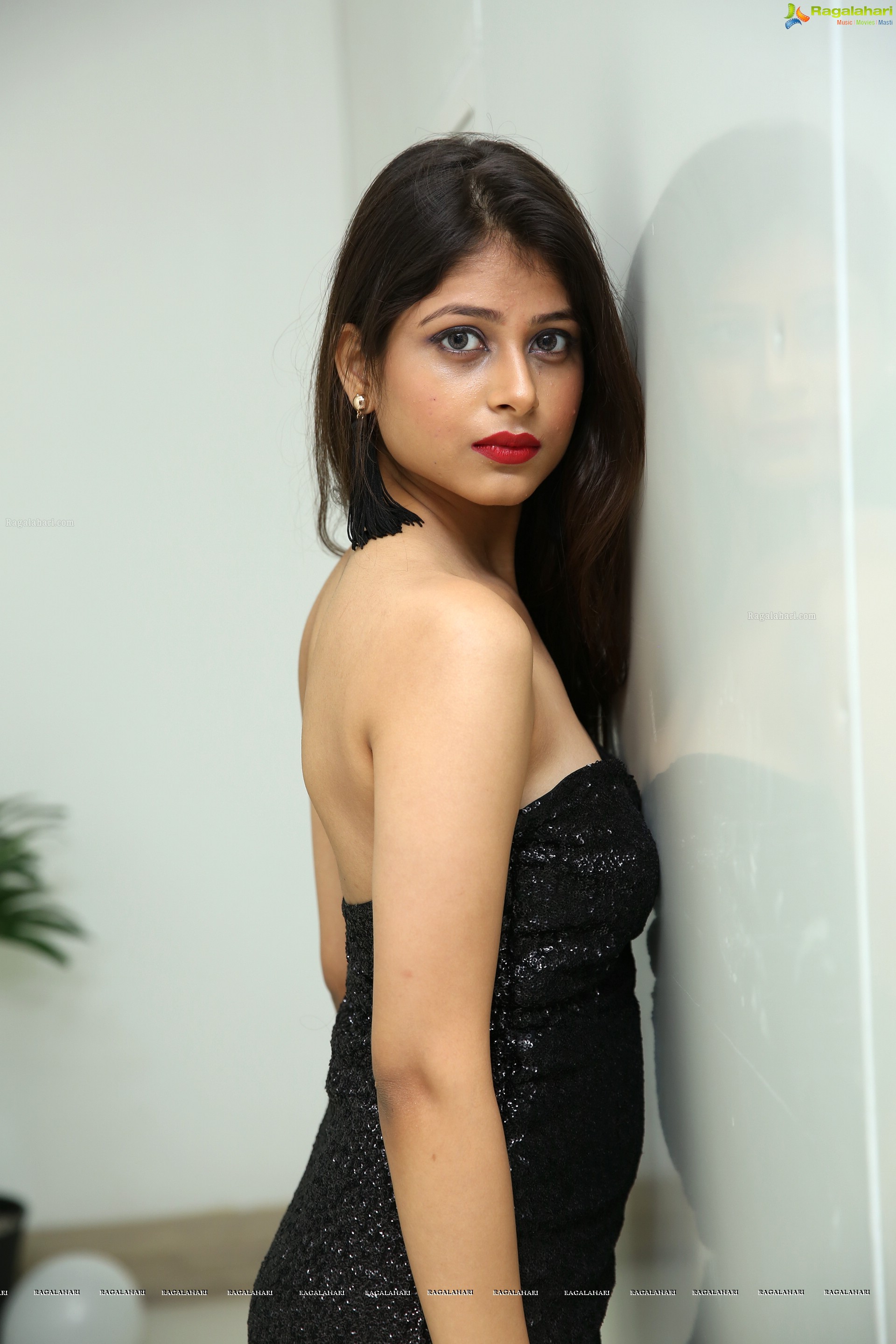 Twinkle Agarwal @ Emirate Salon New Branch Opening - HD Gallery