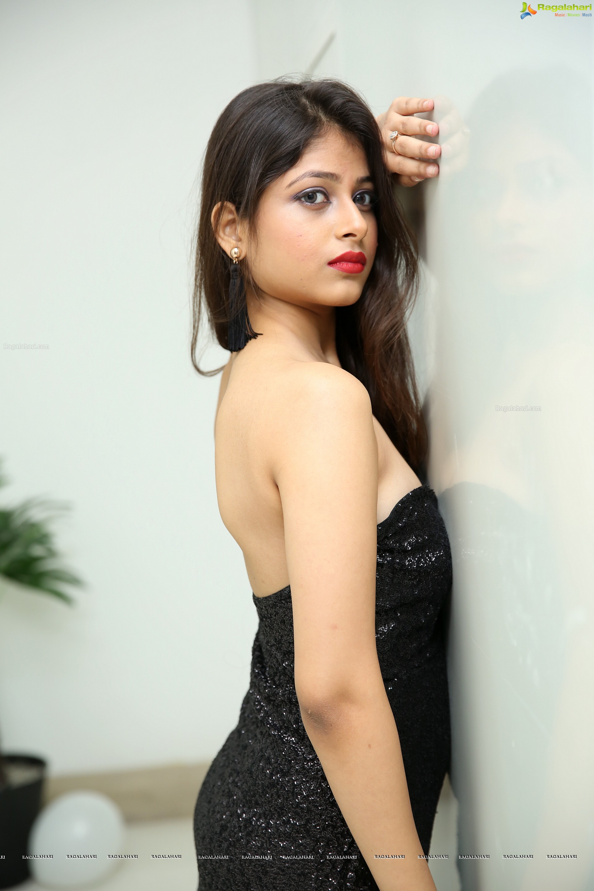 Twinkle Agarwal @ Emirate Salon New Branch Opening - HD Gallery