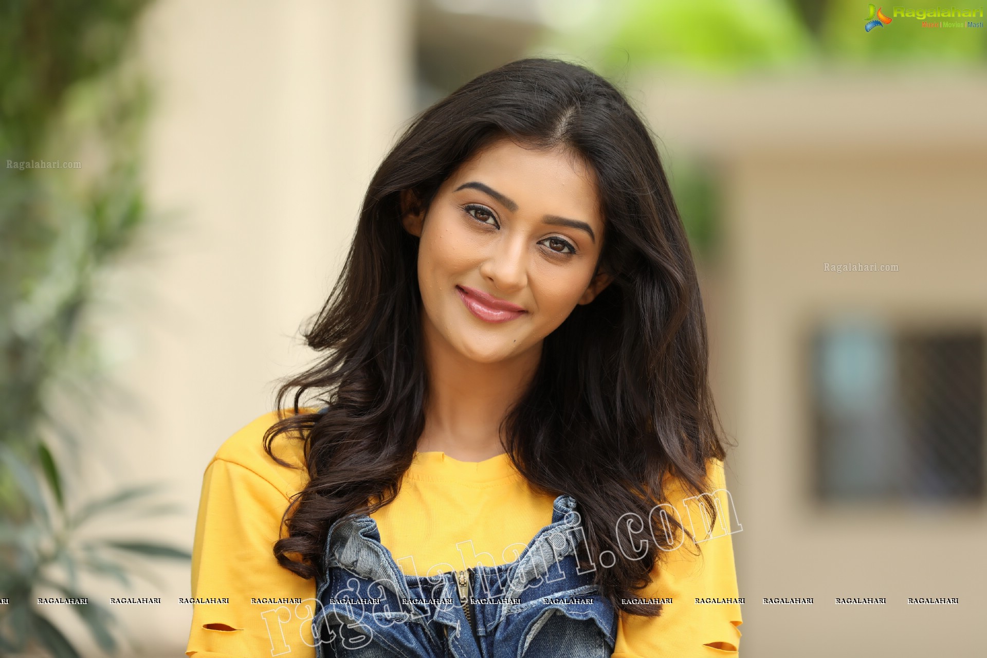 Pooja Jhaveri (Exclusive Studio Shoot) (High Definition Photos)