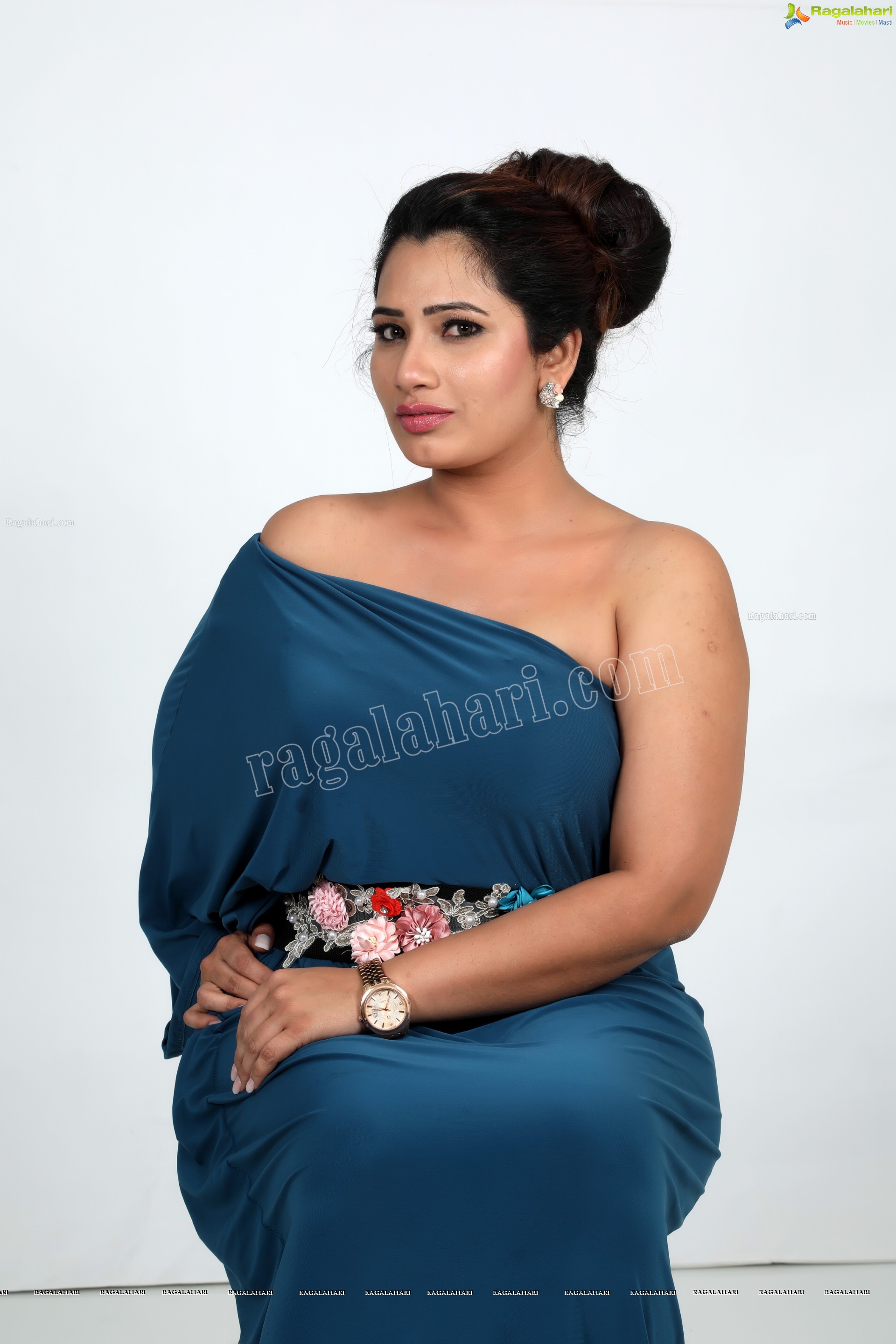 Sanjana Naidu (Exclusive Photo Shoot) (High Definition Photos)