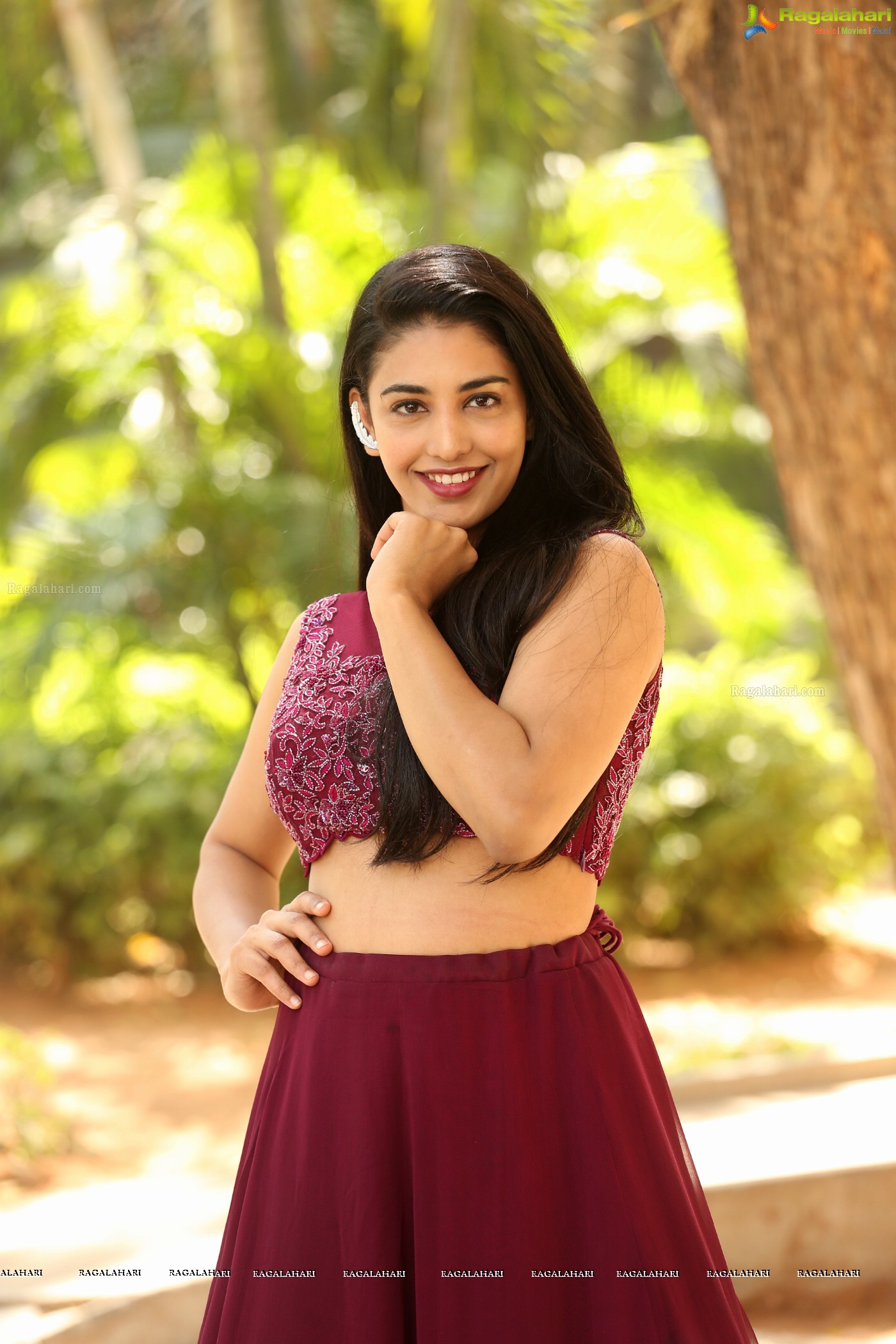 Daksha Nagarkar (Hi-Resolution Posters) @ Husharu Press Meet