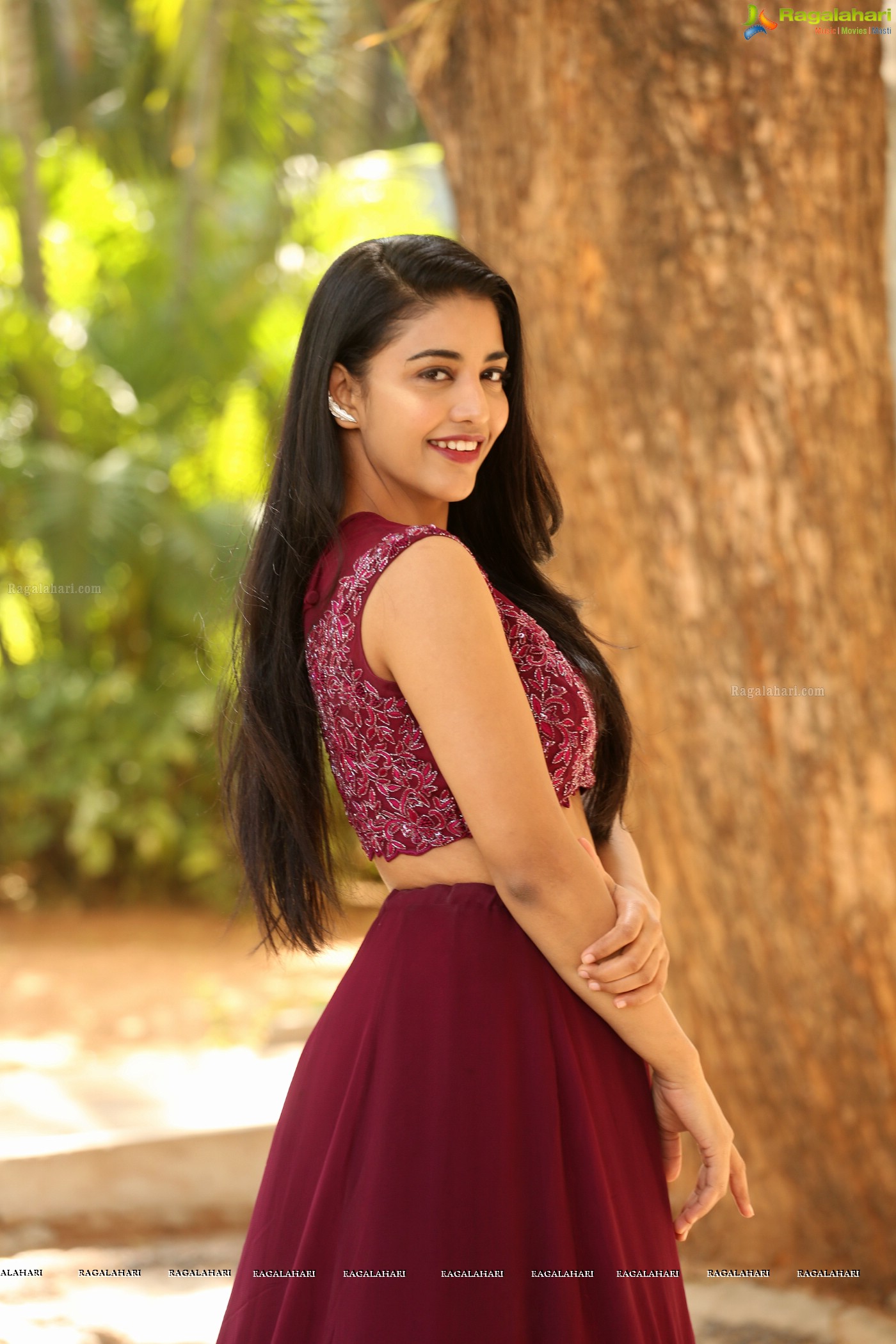 Daksha Nagarkar (Hi-Resolution Posters) @ Husharu Press Meet