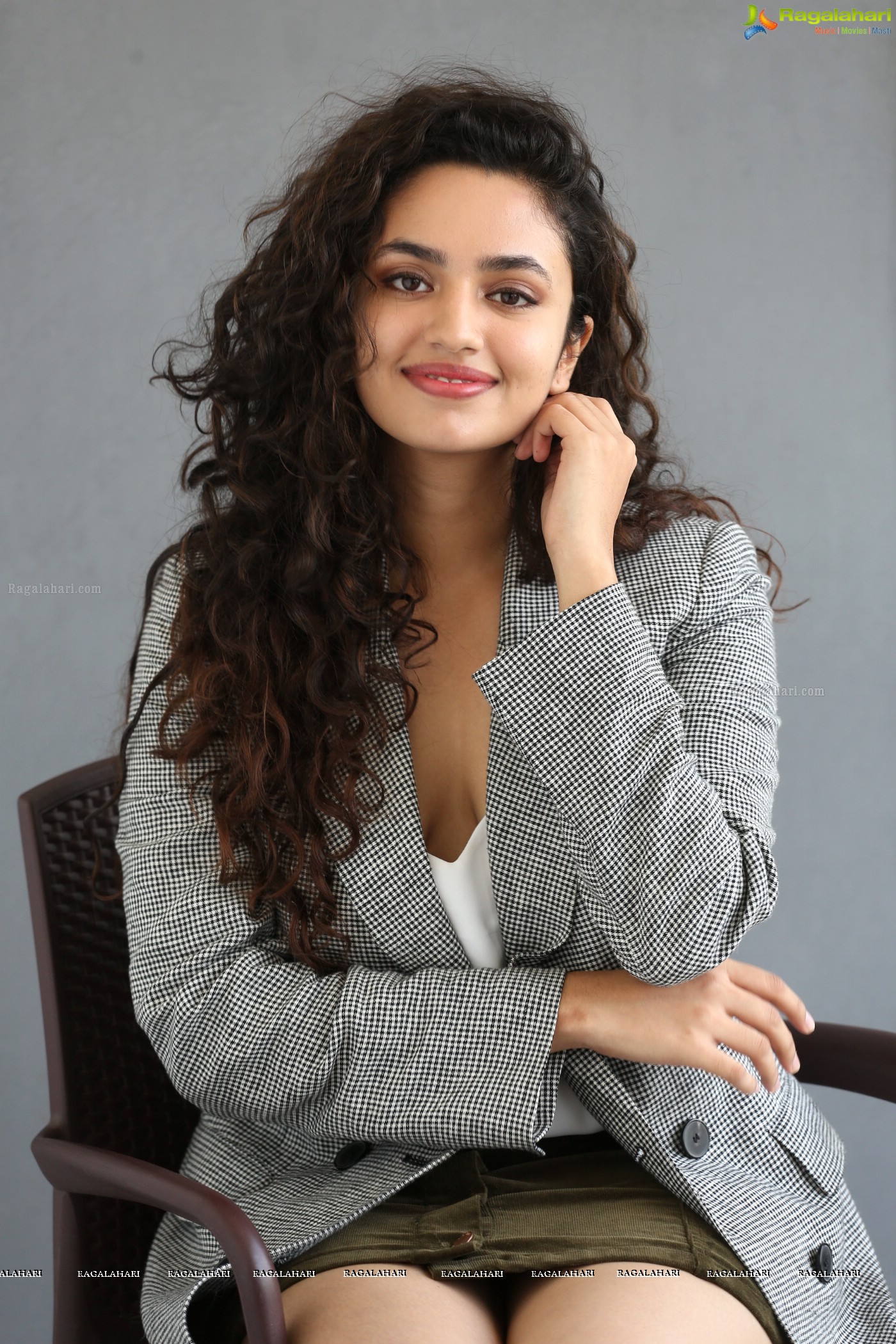 Malavika Nair (Hi-Resolution Posters) @ Taxiwala Press Meet