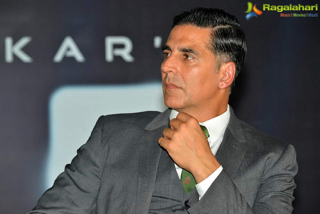 Akshay Kumar @ sci-fi thriller ‘2.0’ Trailer Launch