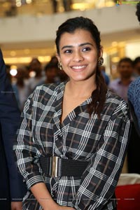 Hebah Patel at 24 Kisses Press Meet