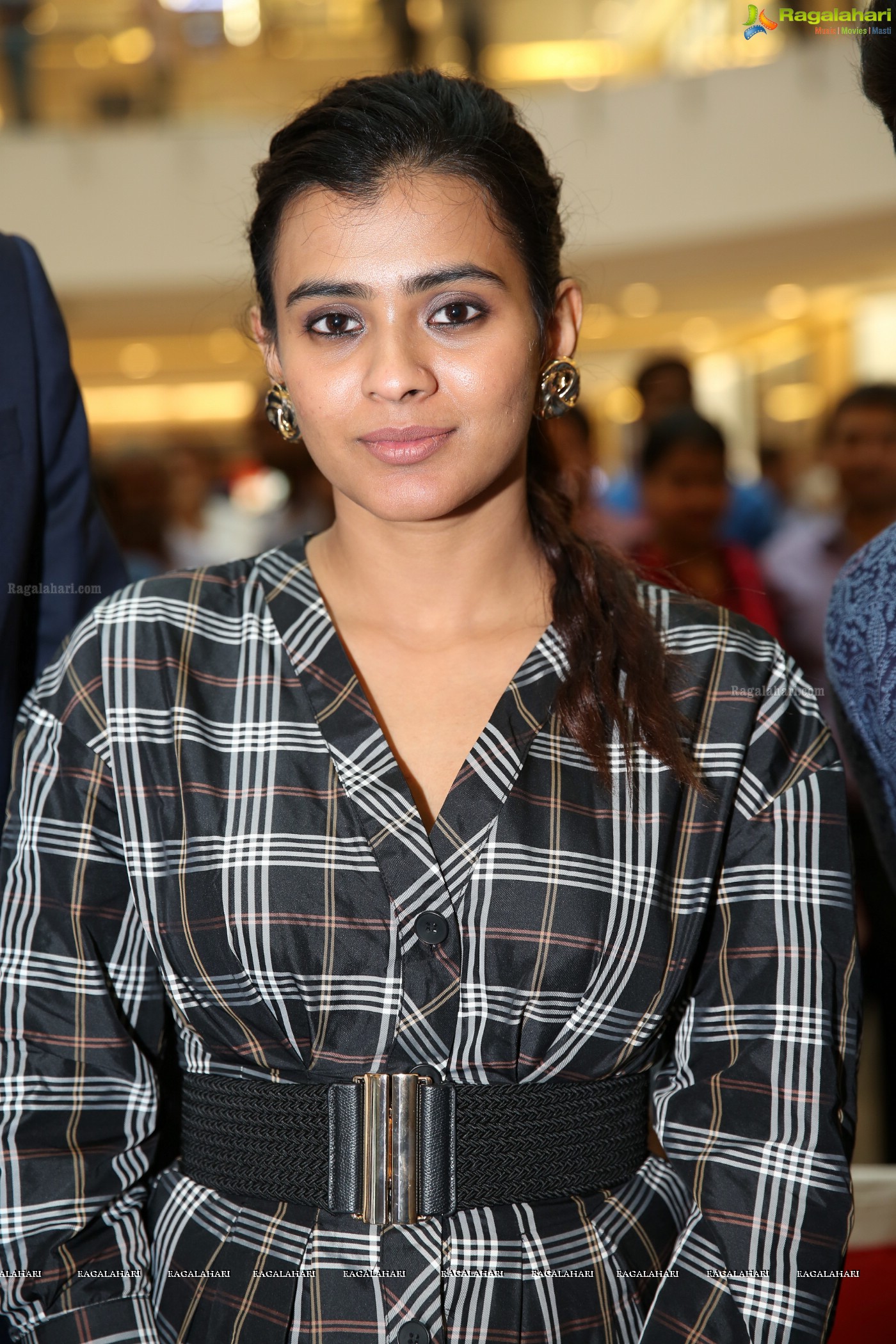 Hebah Patel (Hi-Resolution Posters) @ 24 Kisses Press Meet