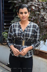 Hebah Patel at 24 Kisses Press Meet