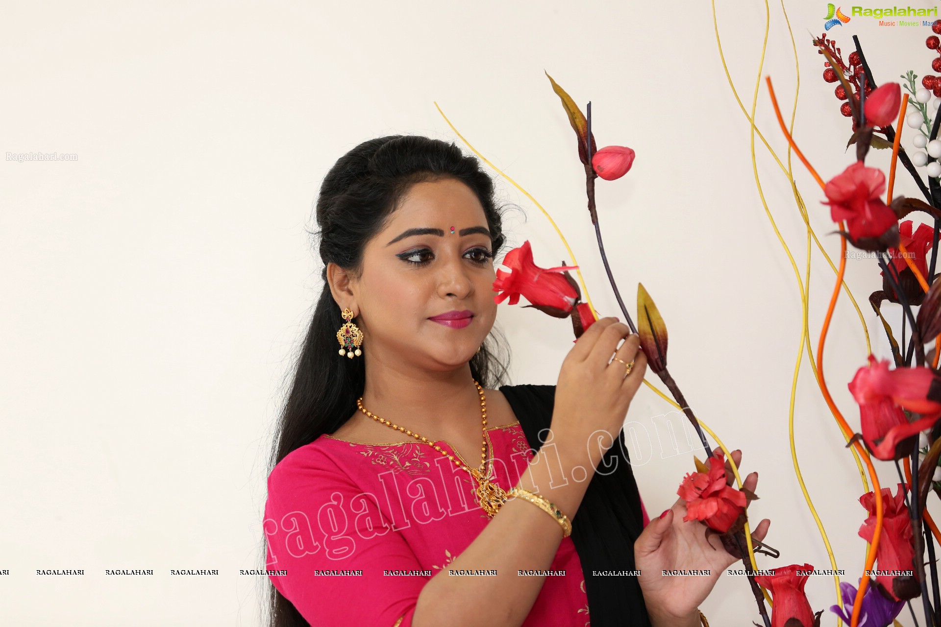 Aishwarya Addala at Attarintiki Daredi Serial Sets HD Gallery, Images