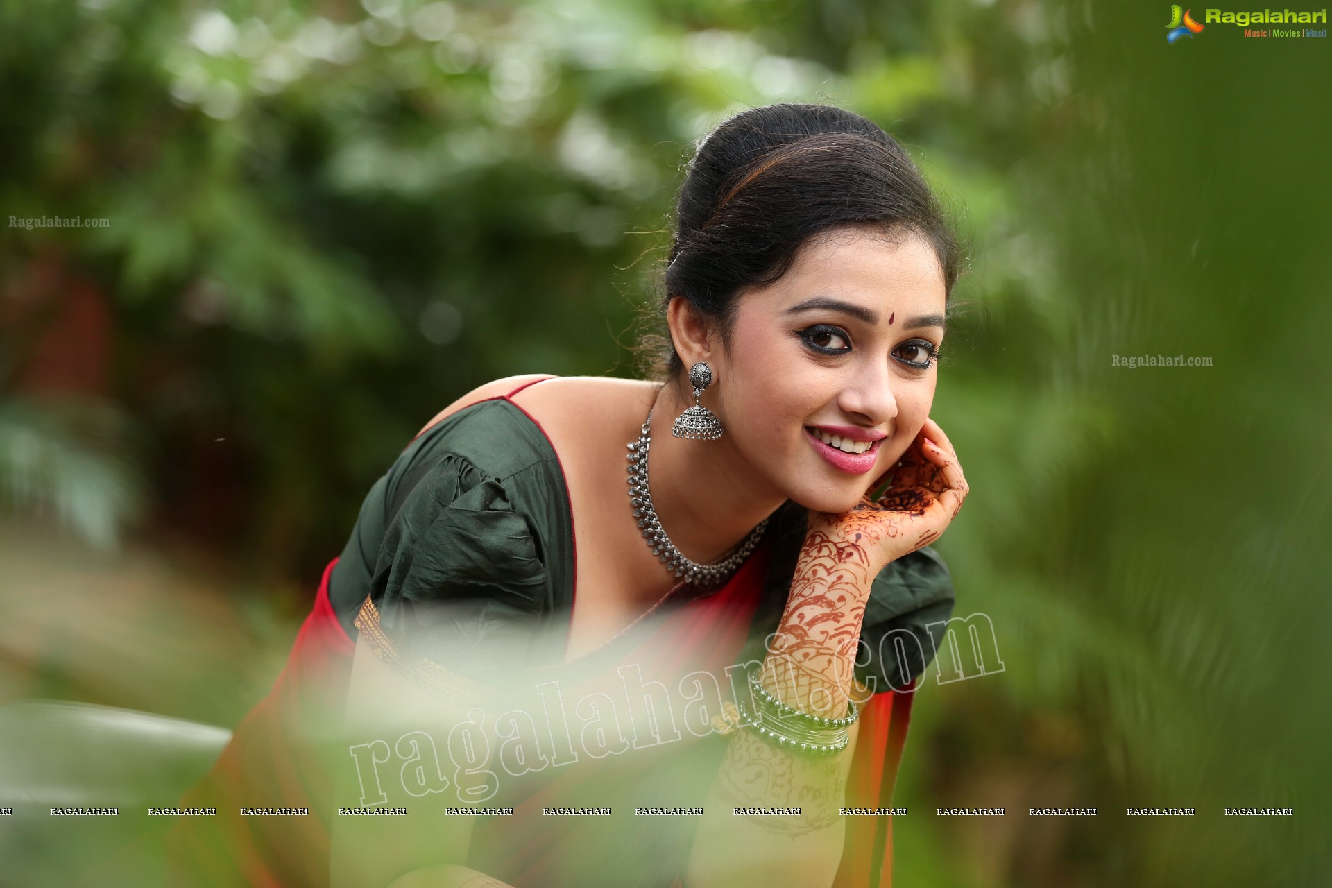 Aishwarya Pisse @ Agnisakshi TV Serial Sets - HD Gallery