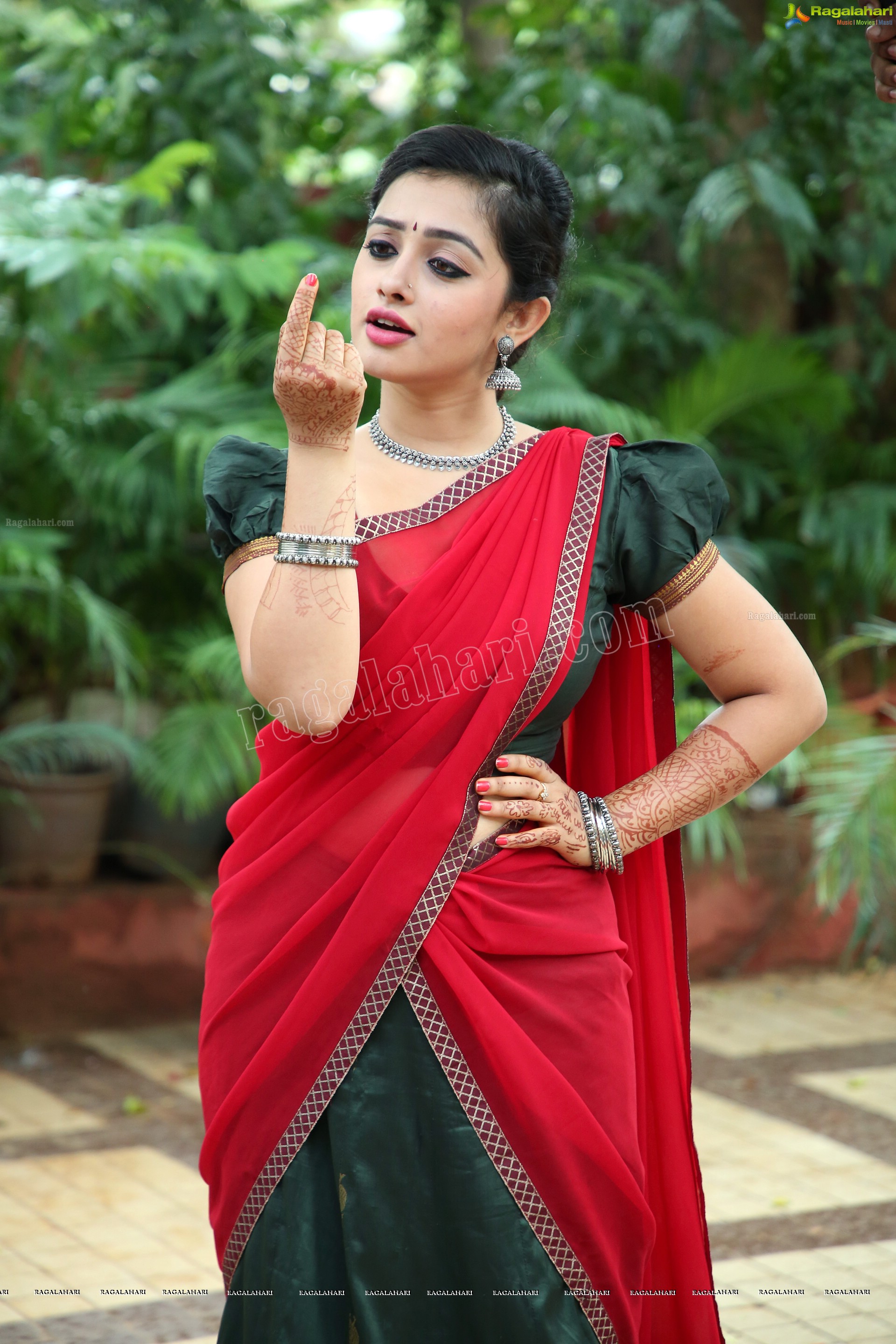 Aishwarya Pisse @ Agnisakshi TV Serial Sets - HD Gallery